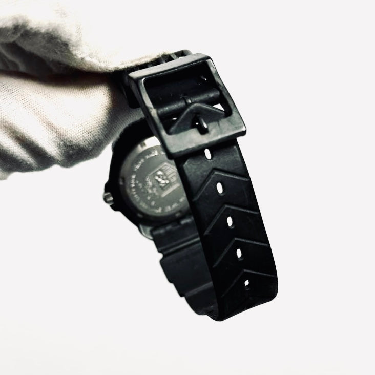 Tag Heuer F1 Formula 1 Black / Red Stainless Steel Rubber Strap Quartz 34MM Watch