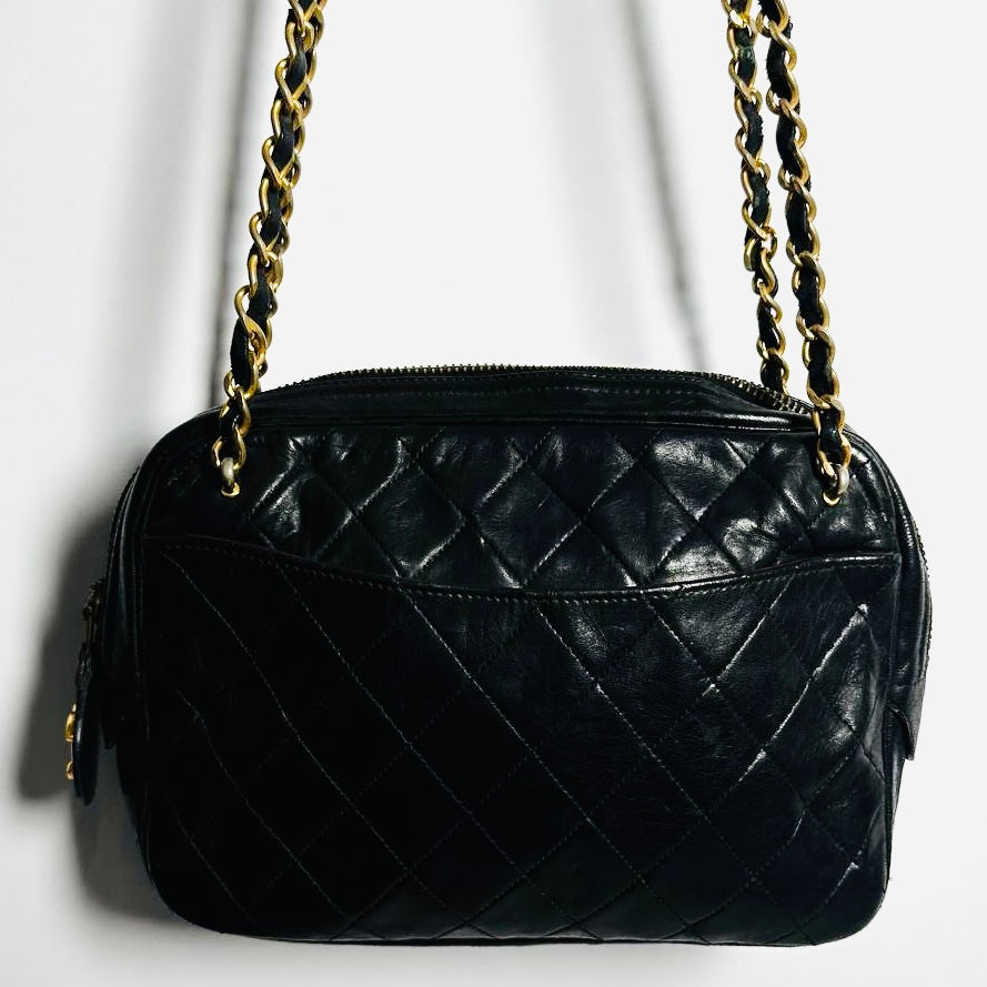 Chanel Black GHW Quilted Lambskin CC Monogram Logo Charm Chain Vintage Shoulder Sling Bag