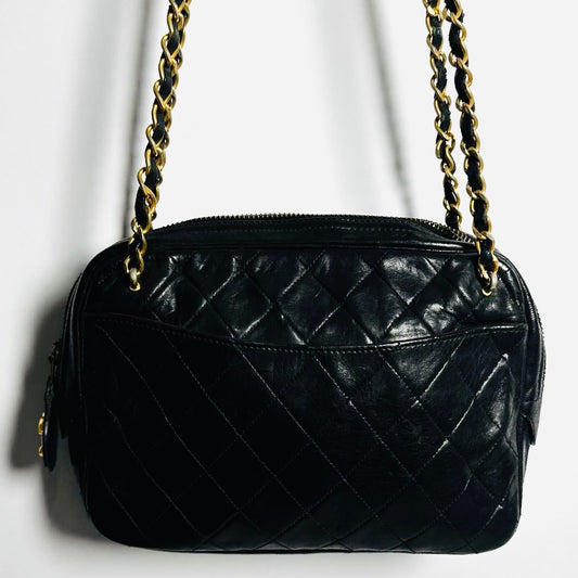 Chanel Black GHW Quilted Lambskin CC Monogram Logo Charm Chain Vintage Shoulder Sling Bag