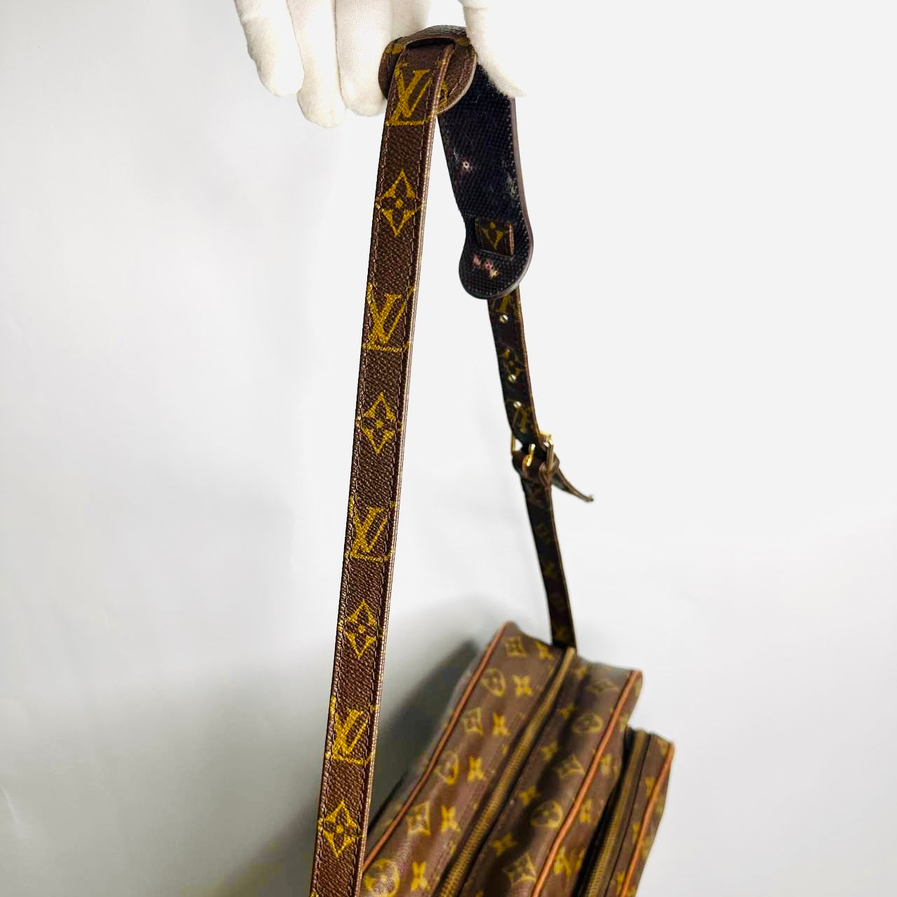 Louis Vuitton LV Reporter Nile Monogram Logo GHW Camera Messenger Shoulder Sling Bag