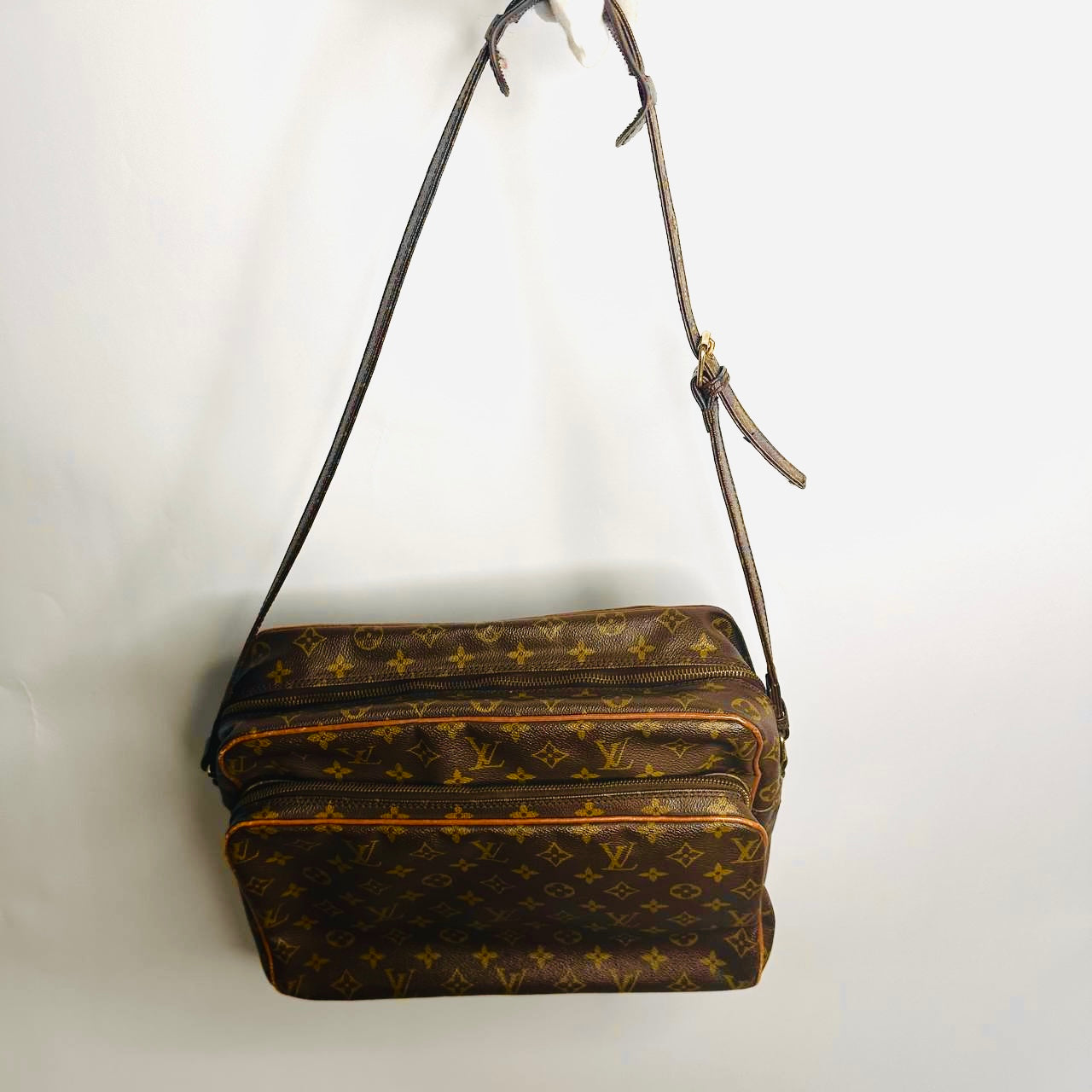Louis Vuitton LV Reporter Nile Monogram Logo GHW Camera Messenger Shoulder Sling Bag