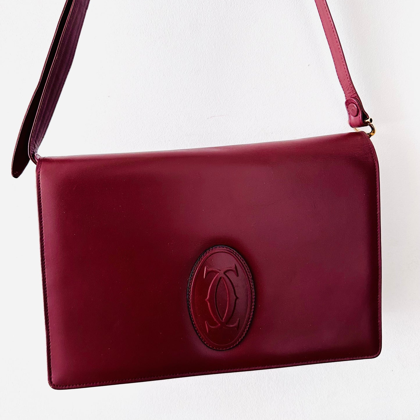 Cartier Must / Mast de Cartier Burgundy Maroon Red GHW Smooth Leather Flap Shoulder Sling Bag