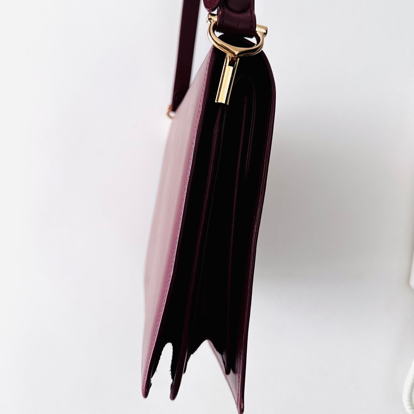 Cartier Must / Mast de Cartier Burgundy Maroon Red GHW Smooth Leather Flap Shoulder Sling Bag