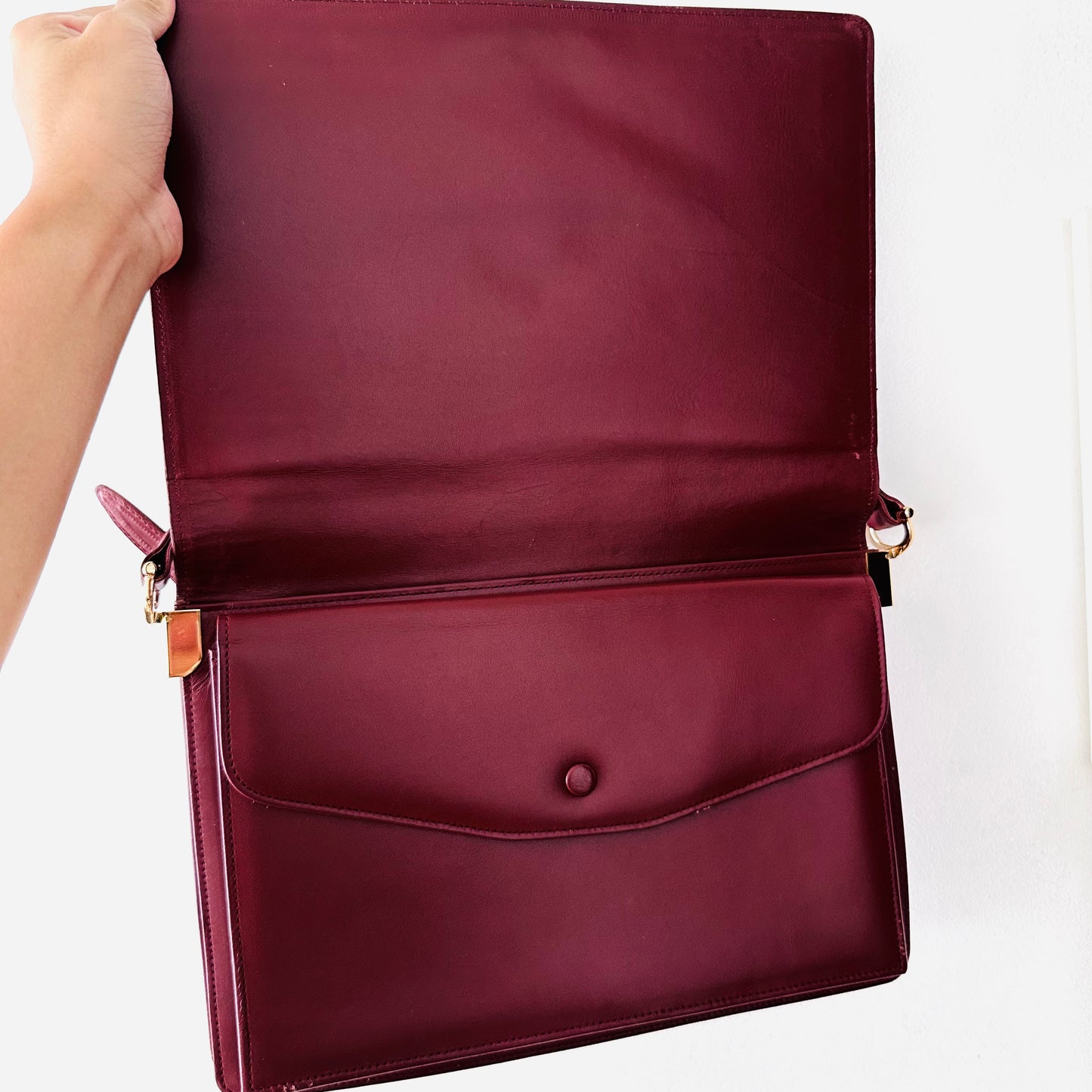 Cartier Must / Mast de Cartier Burgundy Maroon Red GHW Smooth Leather Flap Shoulder Sling Bag