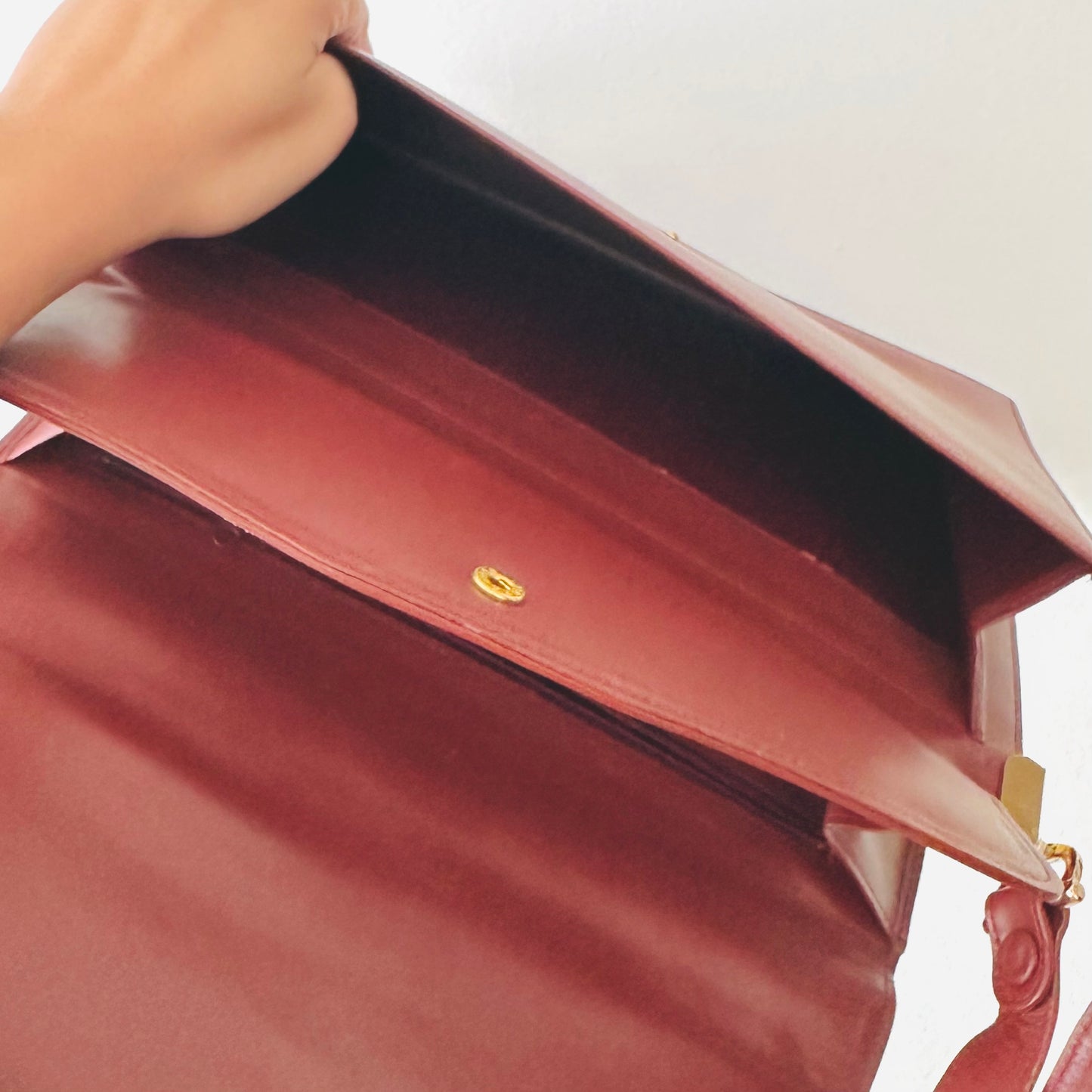 Cartier Must / Mast de Cartier Burgundy Maroon Red GHW Smooth Leather Flap Shoulder Sling Bag