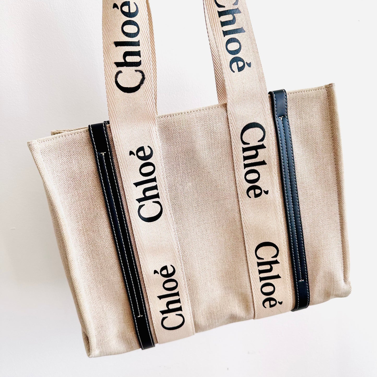 Chloe Woody Beige / Black / White Monogram Logo Shopper Medium Shoulder Tote Bag