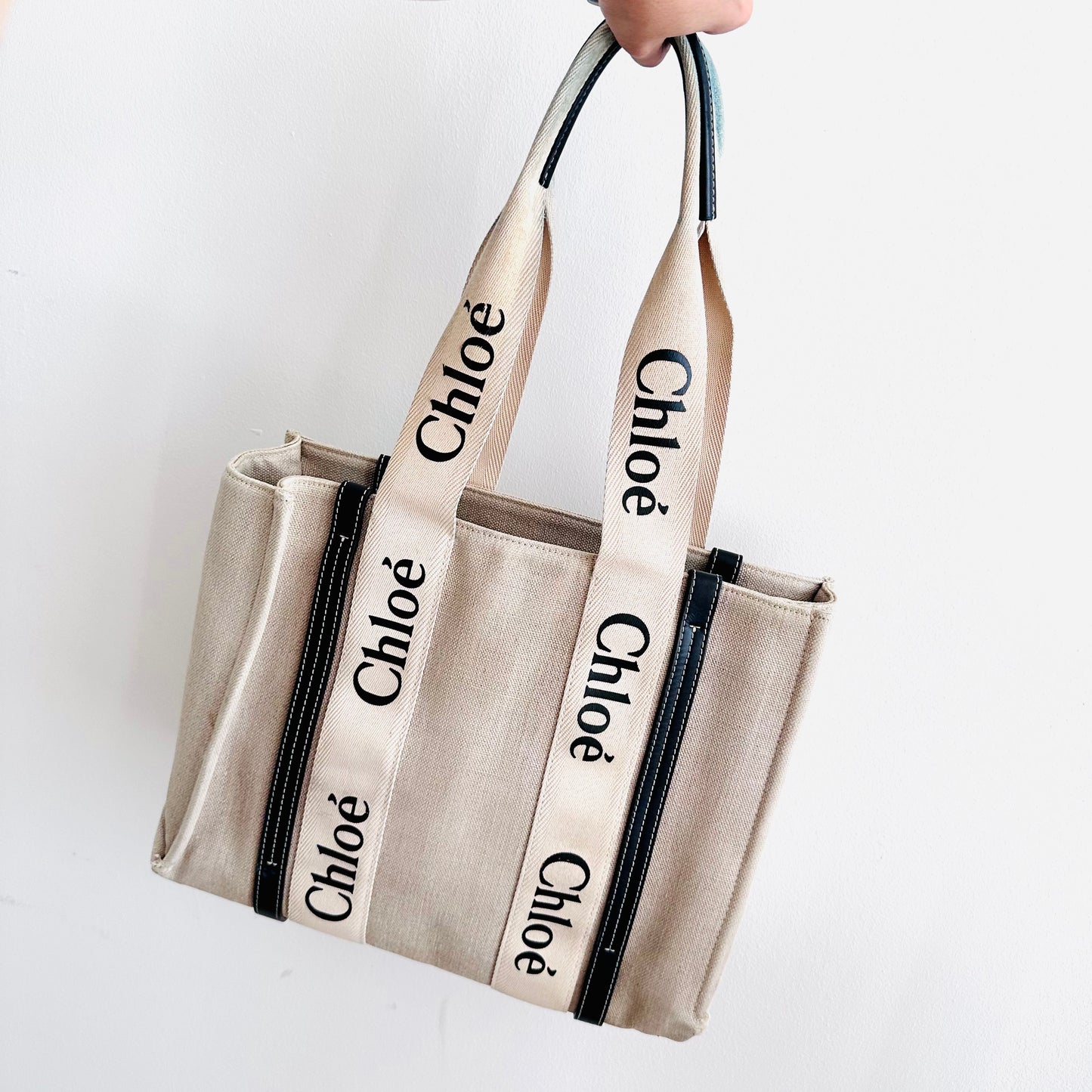 Chloe Woody Beige / Black / White Monogram Logo Shopper Medium Shoulder Tote Bag
