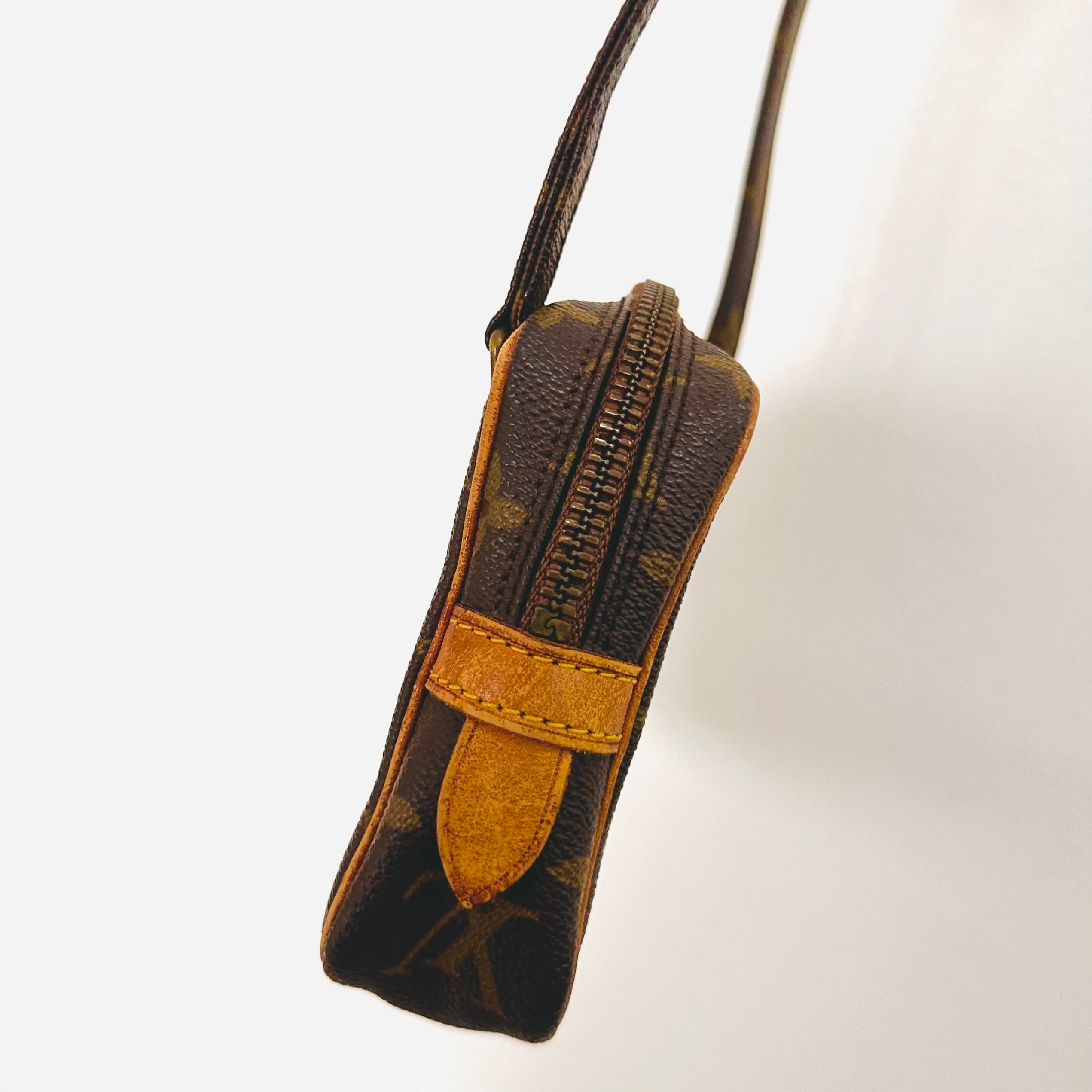 Camera strap louis vuitton best sale