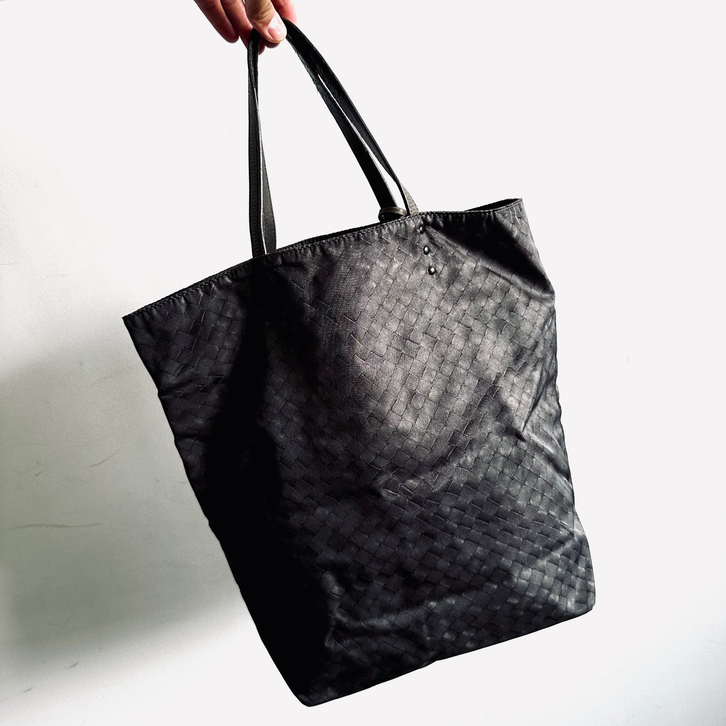 Bottega Veneta BV Intrecciato Dark Grey Intrecciomirage Printed Woven Shopper Shoulder Butterfly Tote Bag