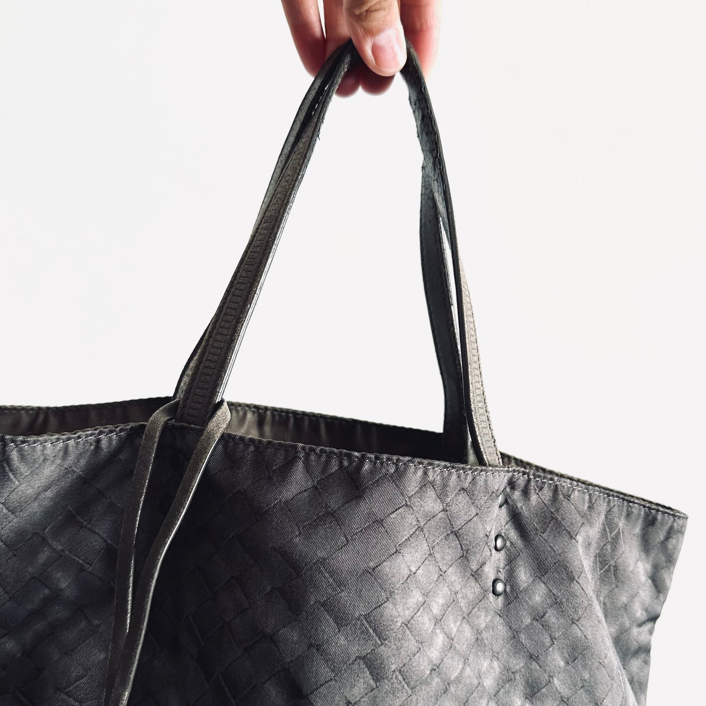 Bottega Veneta BV Intrecciato Dark Grey Intrecciomirage Printed Woven Shopper Shoulder Butterfly Tote Bag