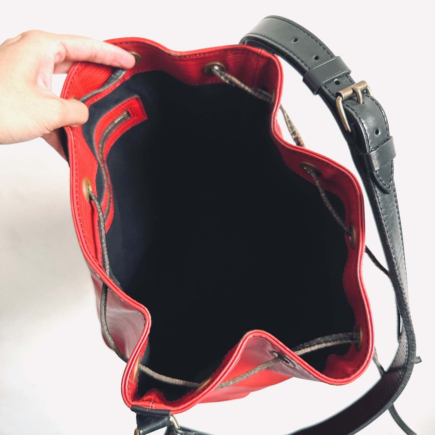 Louis Vuitton LV Red / Black GHW Petit Noe Epi Leather Monogram Logo Bucket Drawstring Shoulder Sling Bag