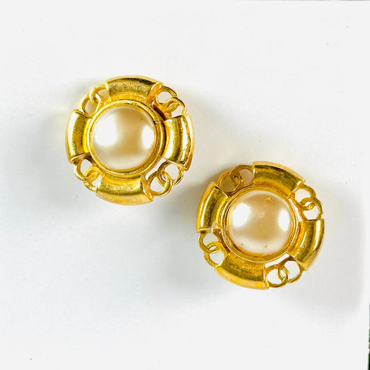 Chanel Gold Giant CC Monogram Logo Large Round Vintage Clip On Earrings