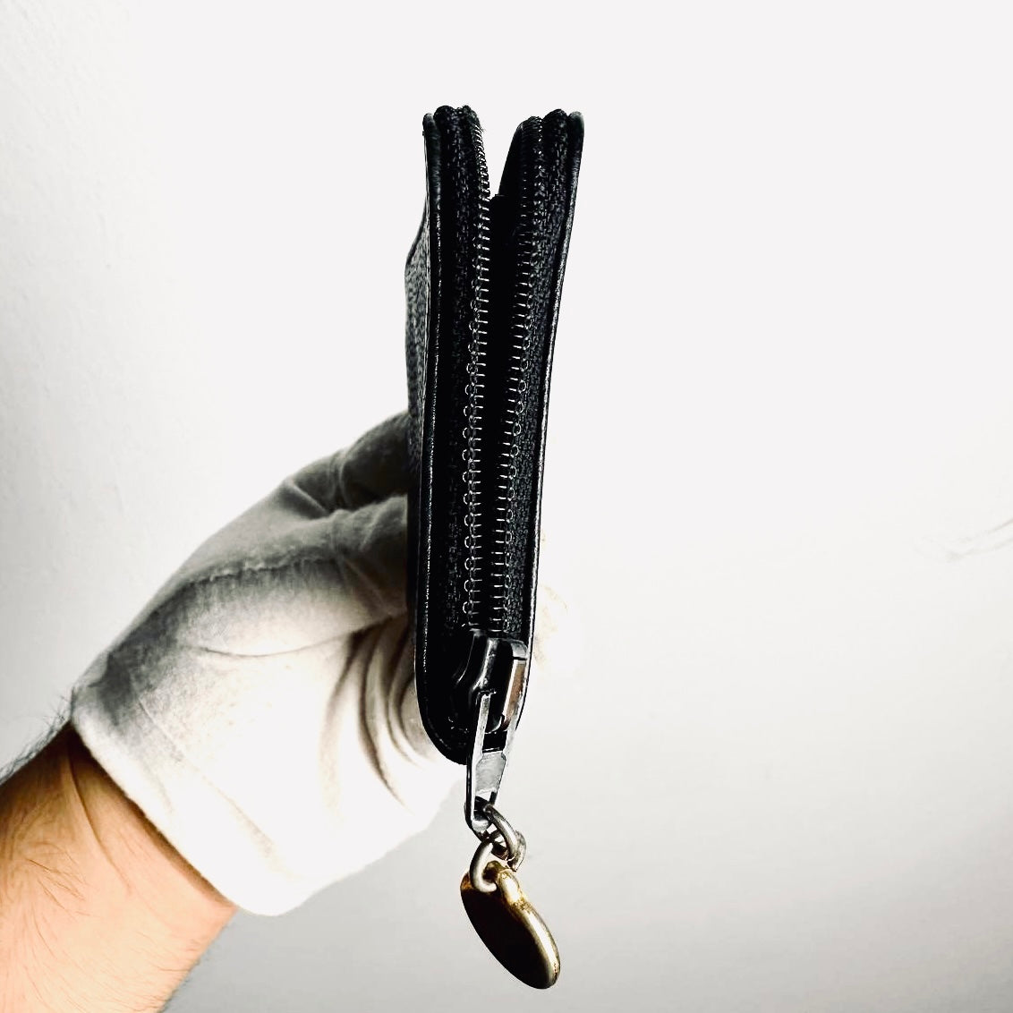 Chanel Black GHW CC Giant Monogram Logo Caviar Vintage Compact Zippy Zip Around Coin Purse Pouch Wallet 4s