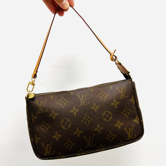 Louis Vuitton Monogram Logo GHW LV Pochette Accessories Accessoires Shoulder Bag