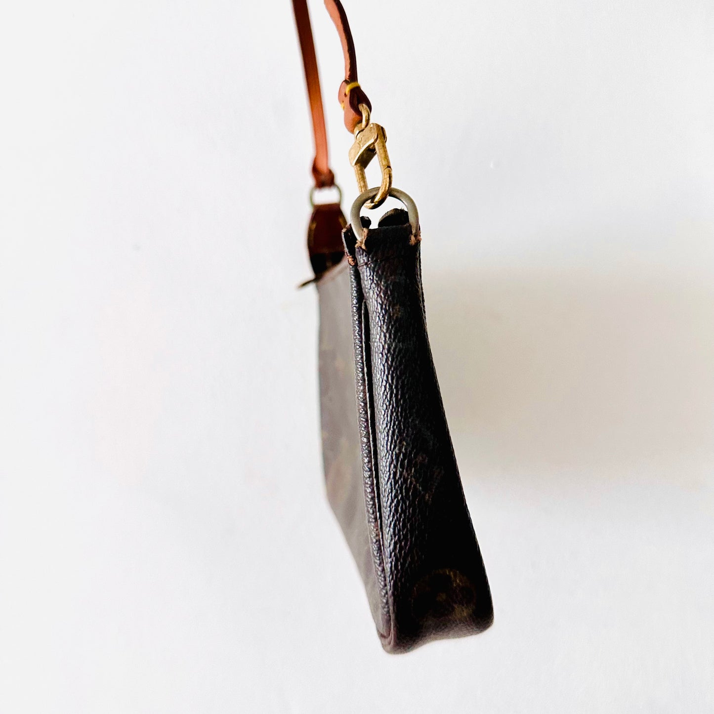 Louis Vuitton Monogram Logo GHW LV Pochette Accessories Accessoires Shoulder Bag