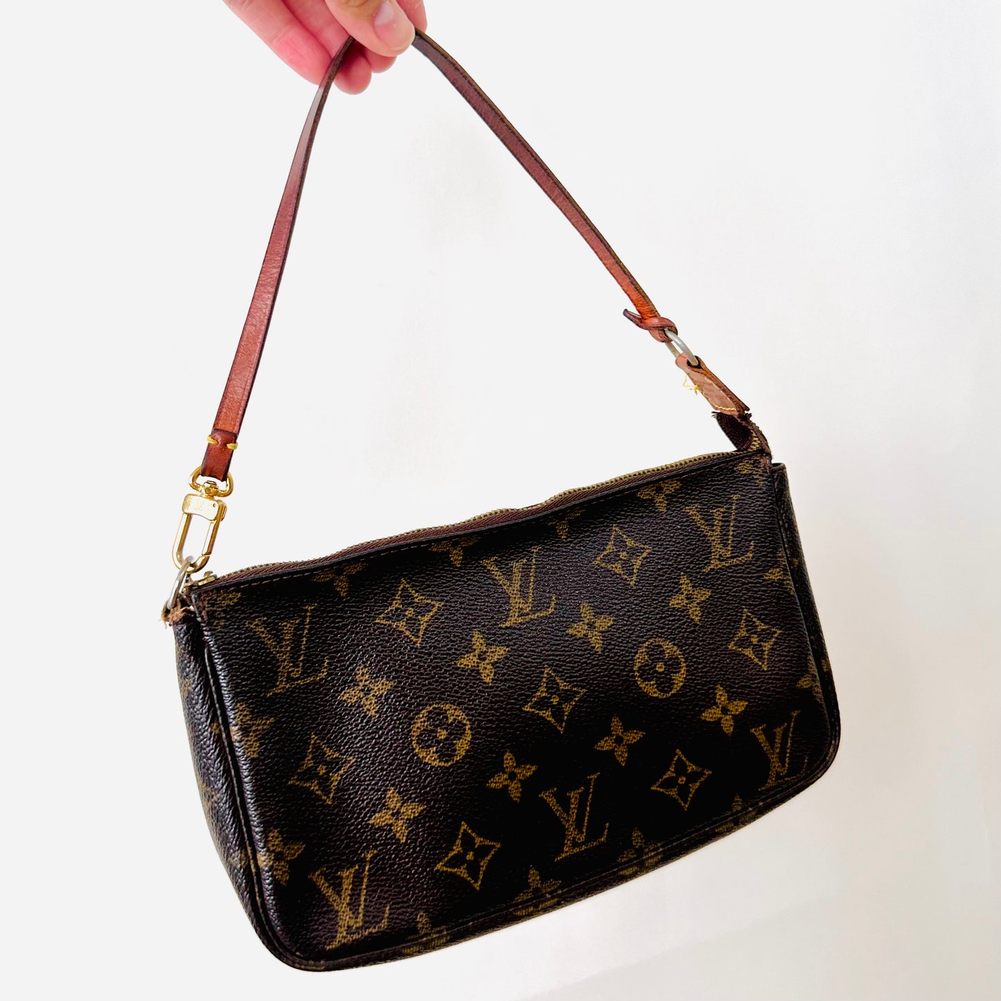 Louis Vuitton LV Monogram Logo GHW Pochette Accessoires Accessories Shoulder Bag