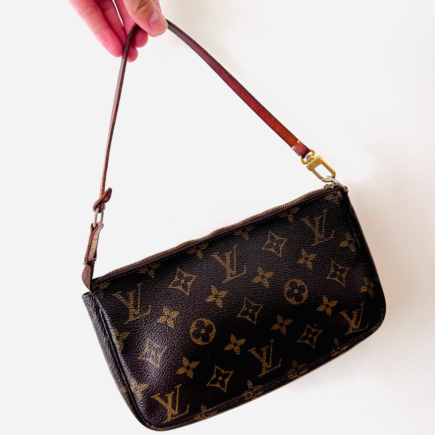 Louis Vuitton LV Monogram Logo GHW Pochette Accessoires Accessories Shoulder Bag