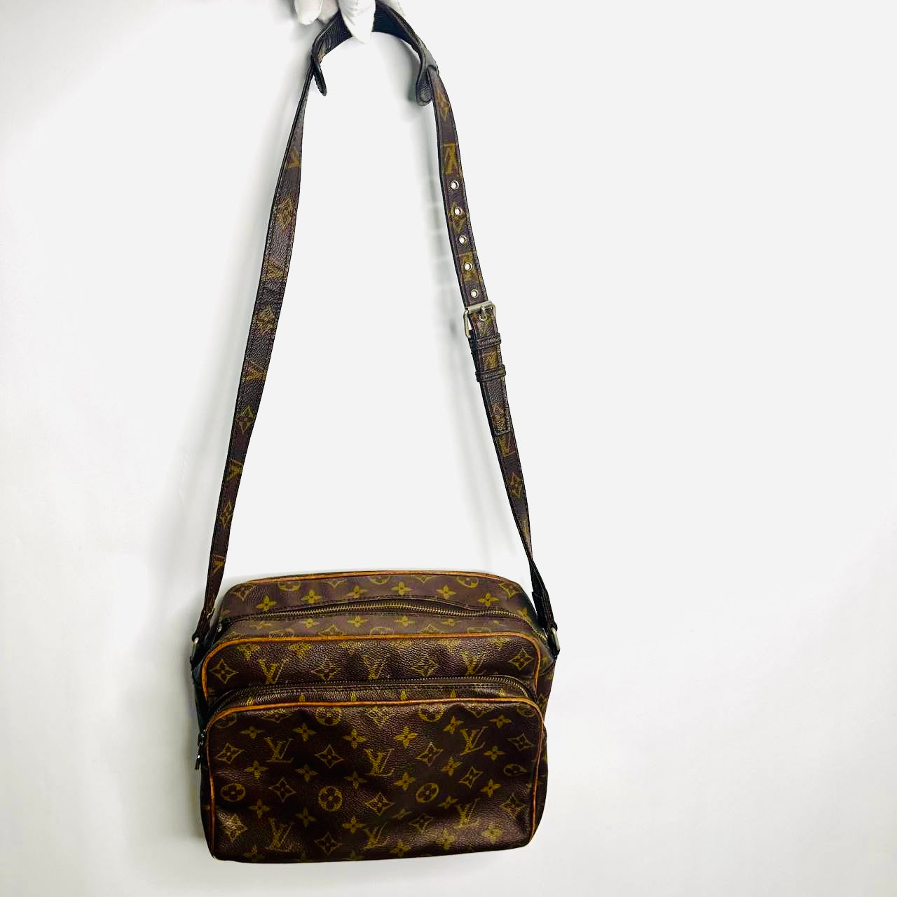 Louis Vuitton LV Nile Reporter Monogram Logo GHW Camera Messenger Shoulder Sling Bag