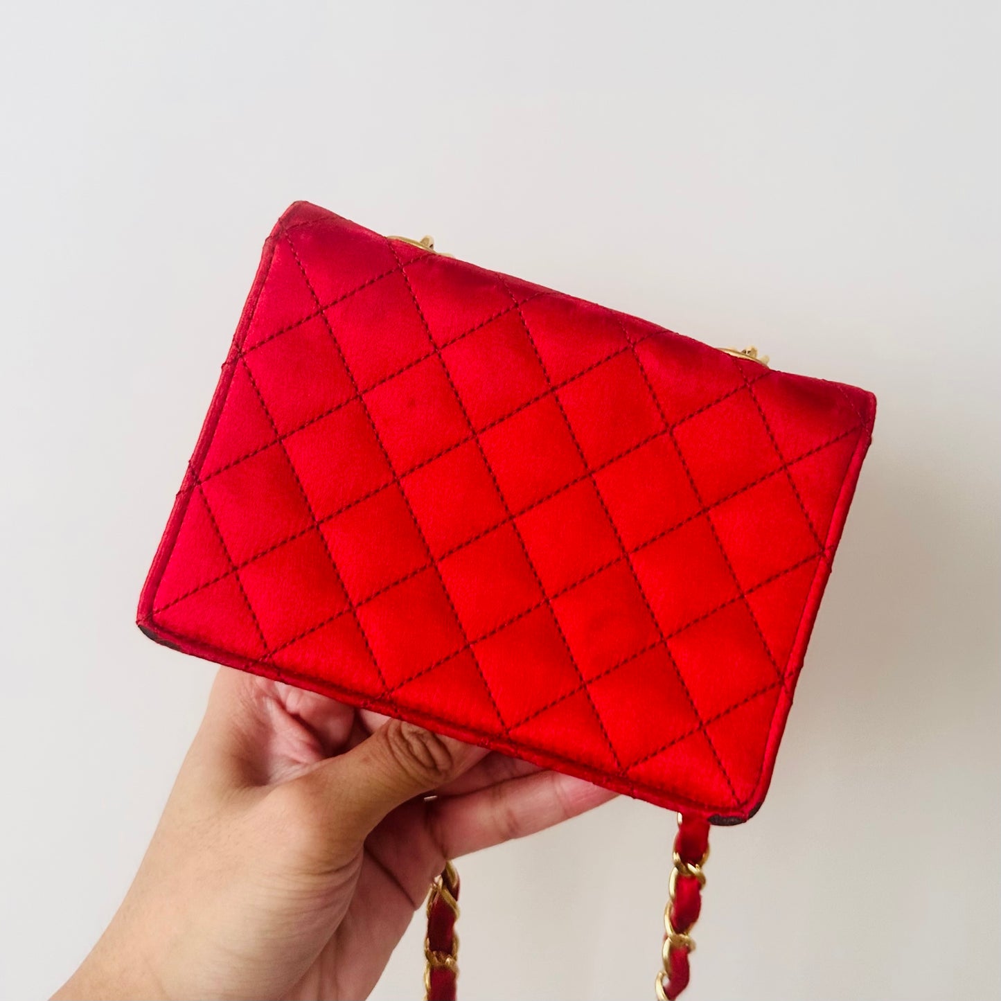 Chanel Red GHW Mini Square Classic Single Flap Quilted Satin Fabric CC Logo Turnlock Vintage Shoulder Sling Bag 1s