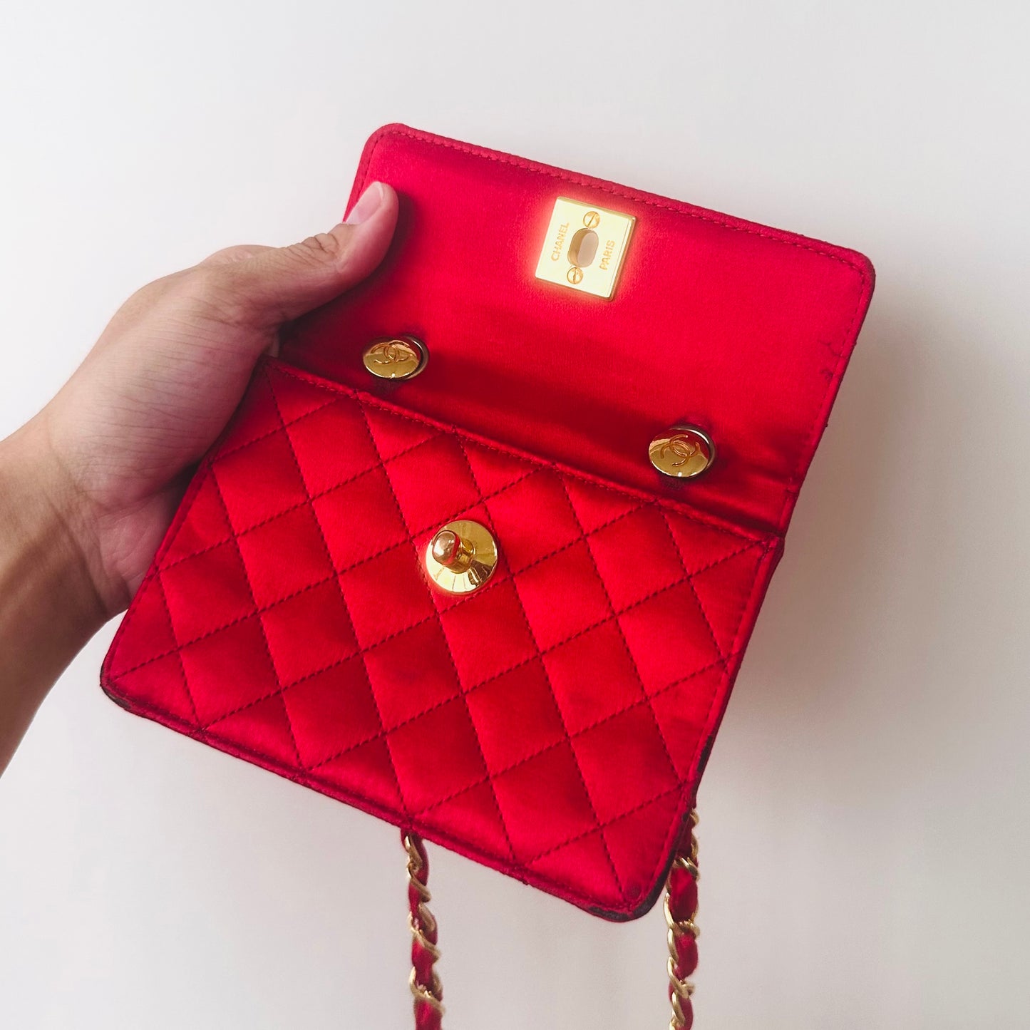 Chanel Red GHW Mini Square Classic Single Flap Quilted Satin Fabric CC Logo Turnlock Vintage Shoulder Sling Bag 1s