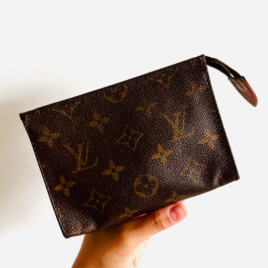 Louis Vuitton LV Monogram Logo GHW Toiletry Pouch 15 Clutch Case