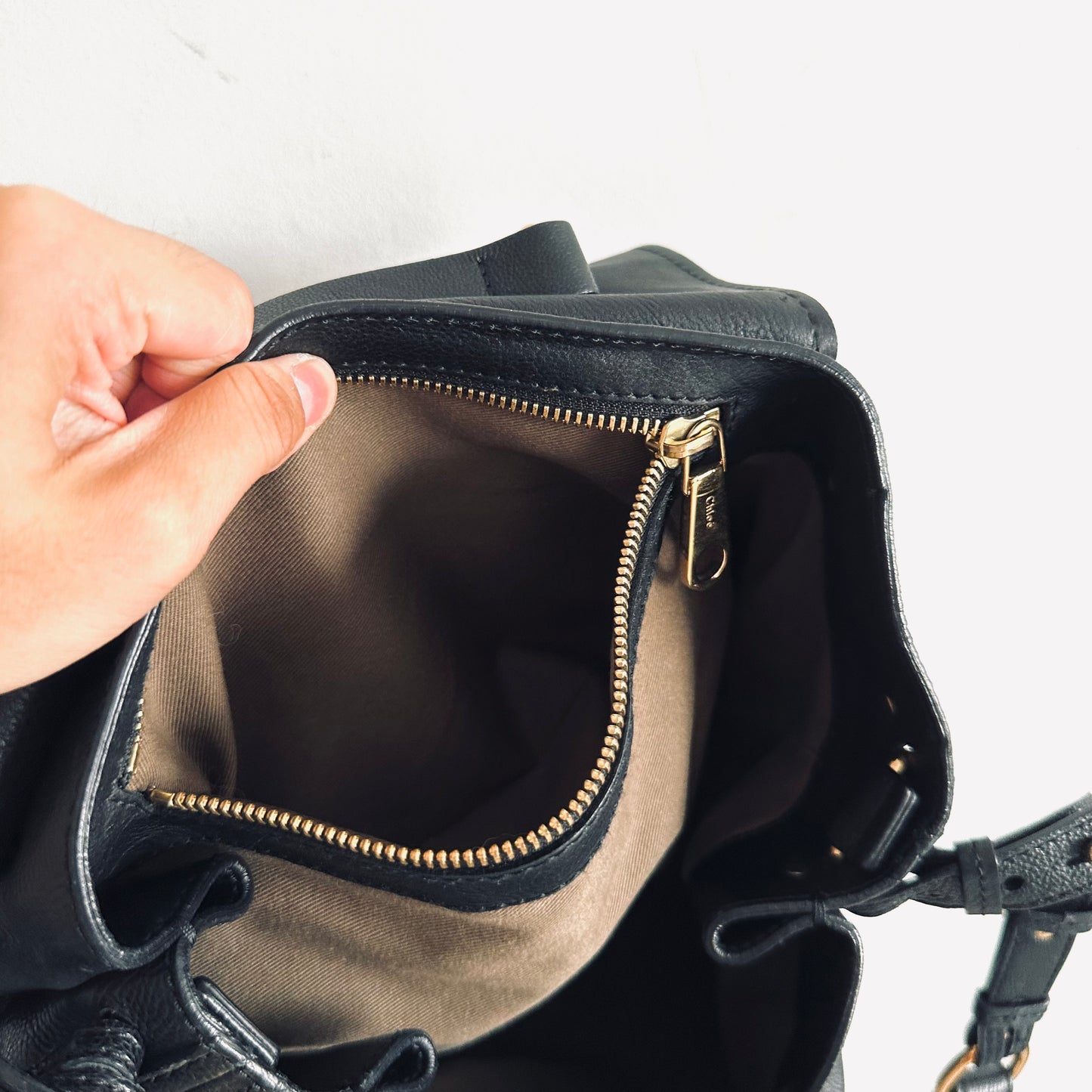 Chloe Elsie Black GHW Classic Leather Monogram Logo Turnlock Flap Top Handle Shoulder Sling Bag