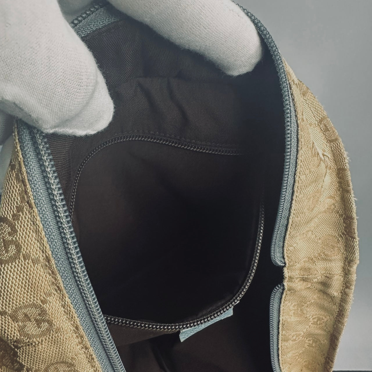 Gucci Sherry Beige / Blue GG Monogram Logo Bucket Shoulder Shopper Tote Bag