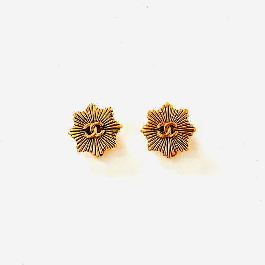 Chanel Giant CC Signature Logo Classic Gold Star Snowflake Clip On Vintage Earrings