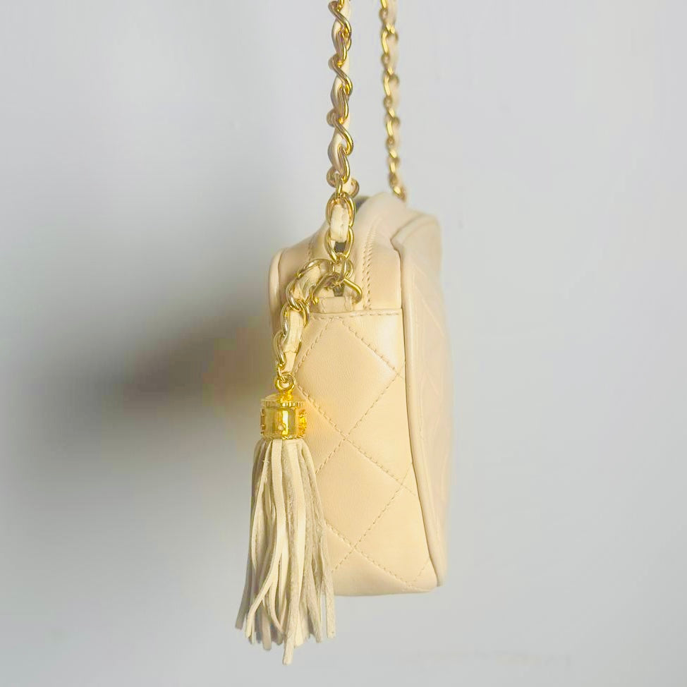 Chanel Cream Beige GHW Quilted Lambskin CC Monogram Logo Tassel Fringe Vintage Zip Camera Chain Shoulder Sling Bag 0s