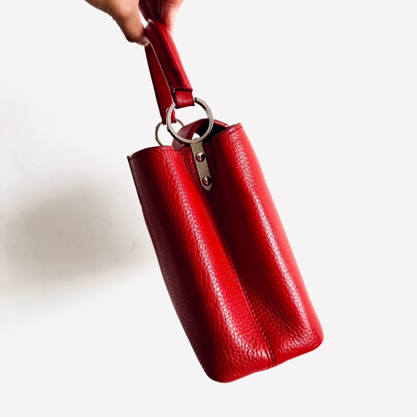 Louis Vuitton LV Capucines BB Scarlett Red Monogram Logo Taurillon Leather 2-Way Top Handle Flap Shoulder Sling Bag