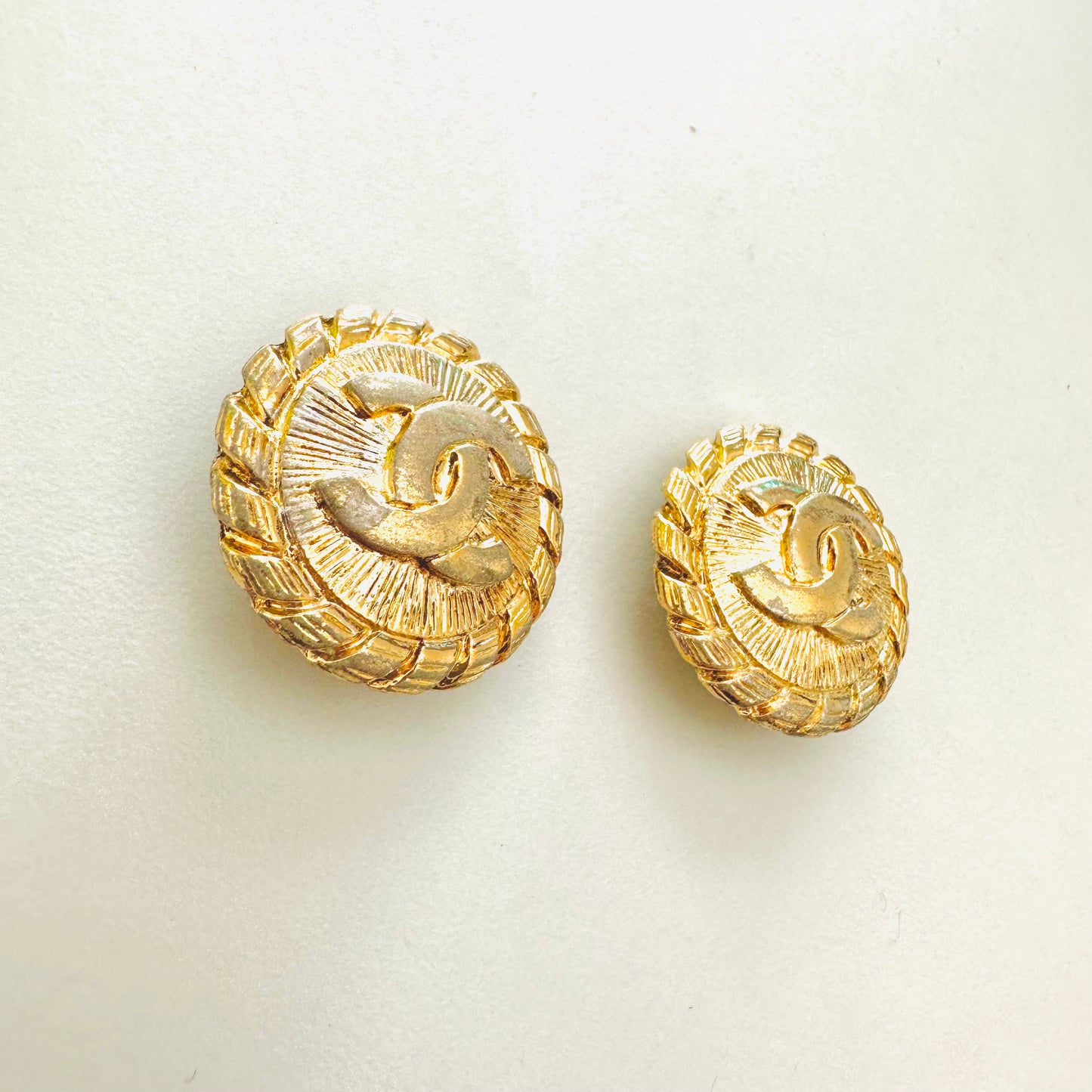 Chanel Giant CC Logo Spiral Signature Classic Large Round Gold Vintage Clip On Earrings