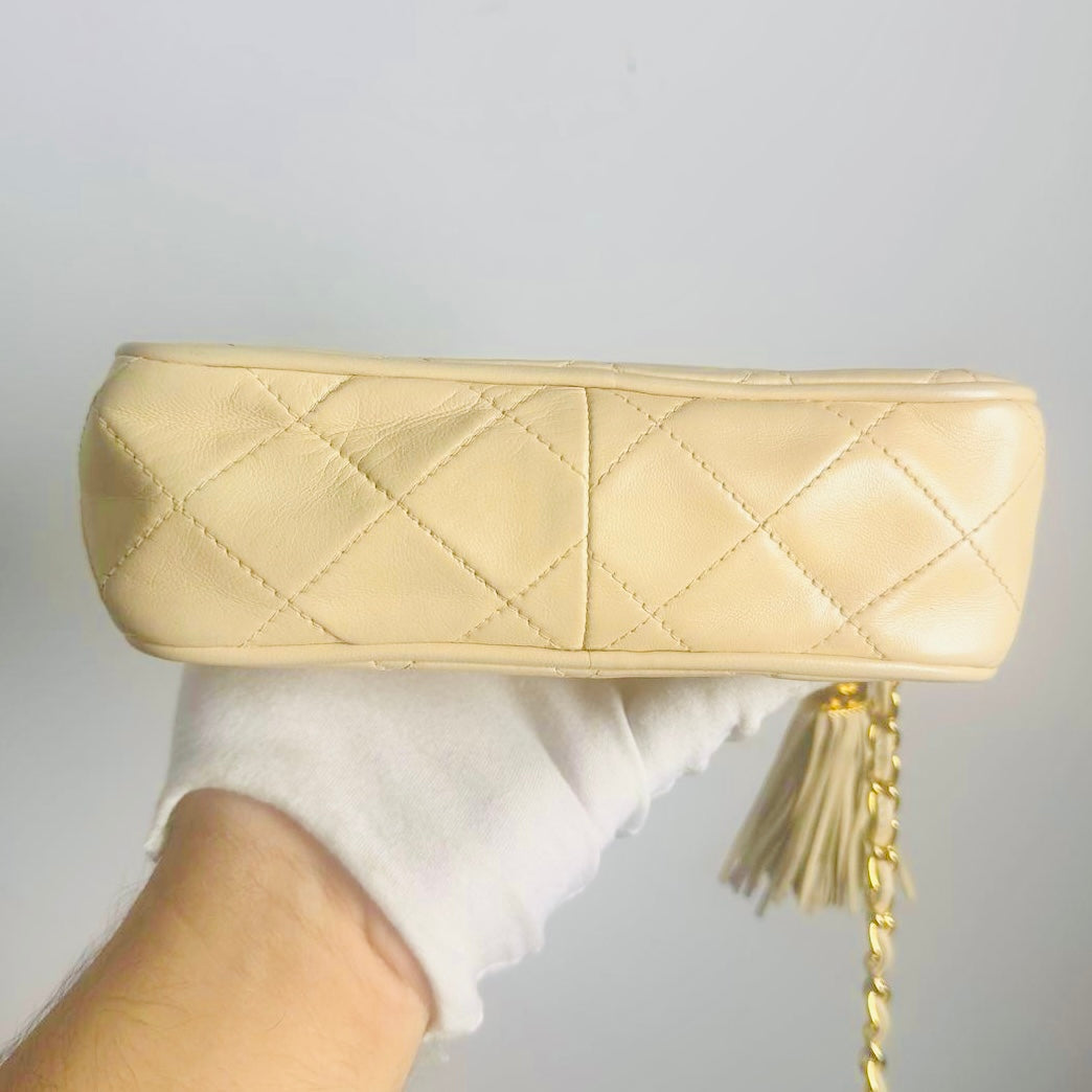 Chanel Cream Beige GHW Quilted Lambskin CC Monogram Logo Tassel Fringe Vintage Zip Camera Chain Shoulder Sling Bag 0s