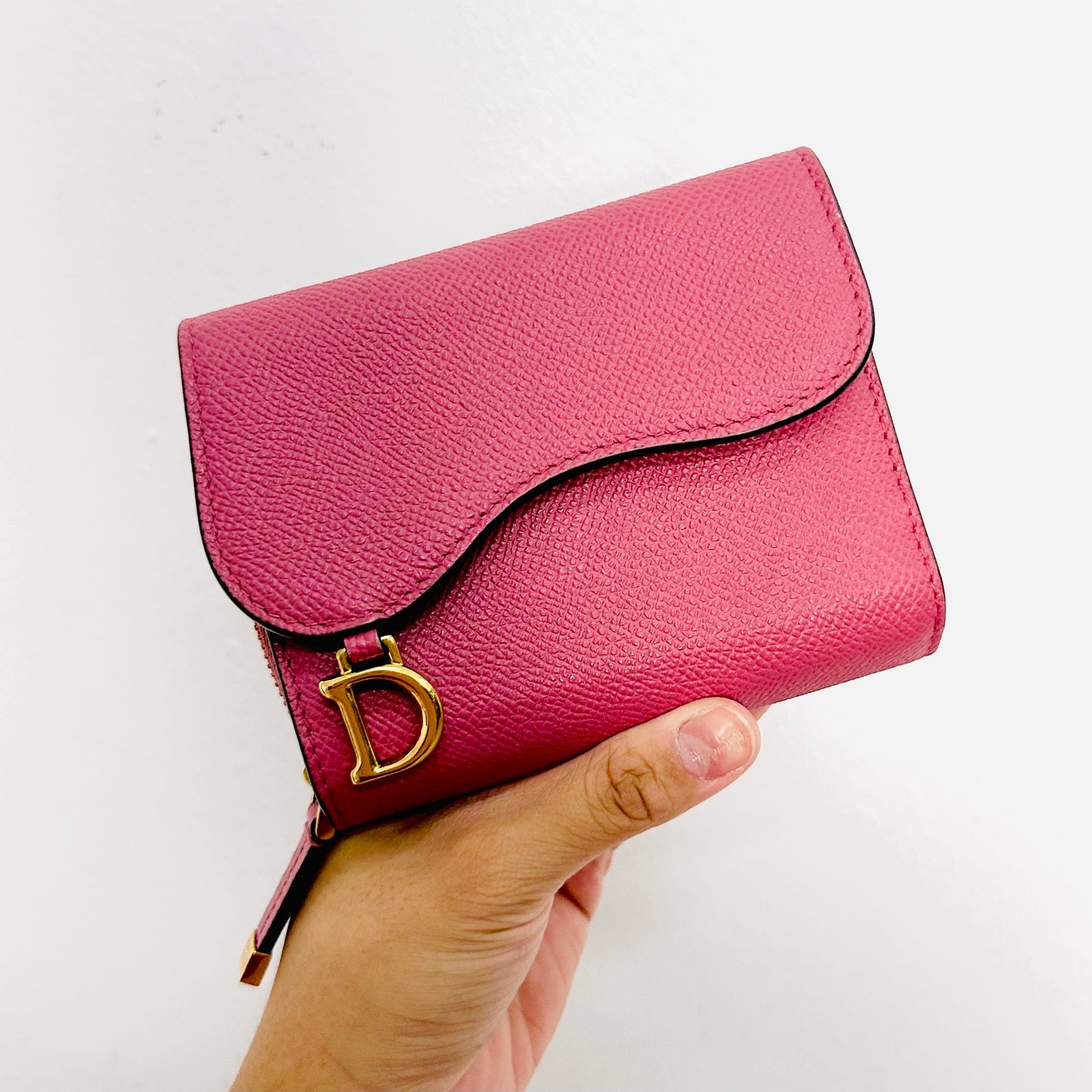 Christian Dior CD Saddle Lotus Rose Pink GHW Monogram Logo Grained Calfskin Trifold Flap Compact Wallet