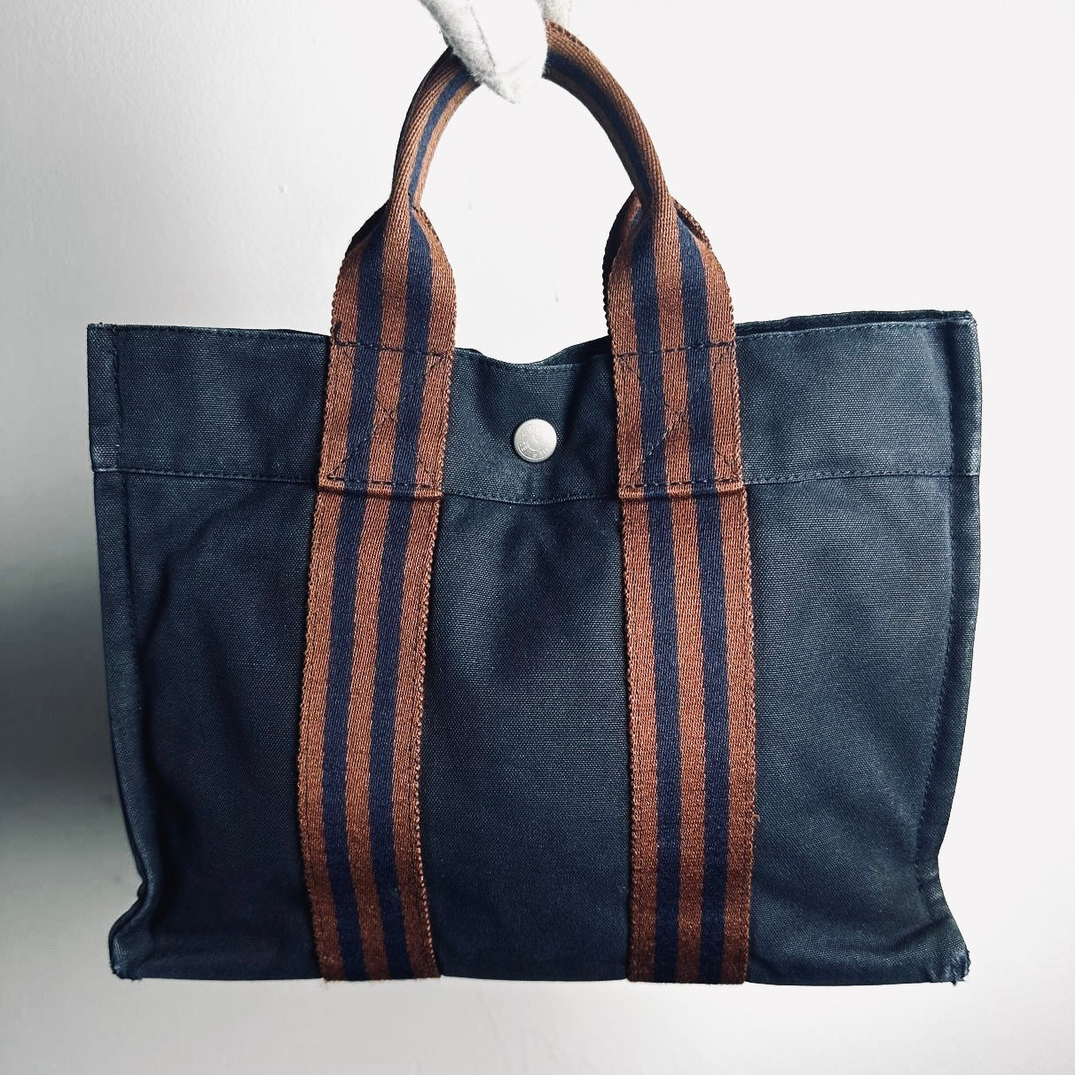 Hermes Herline PM Navy Blue / Maroon Fourre Fool Toile Structured Shopper Tote Bag