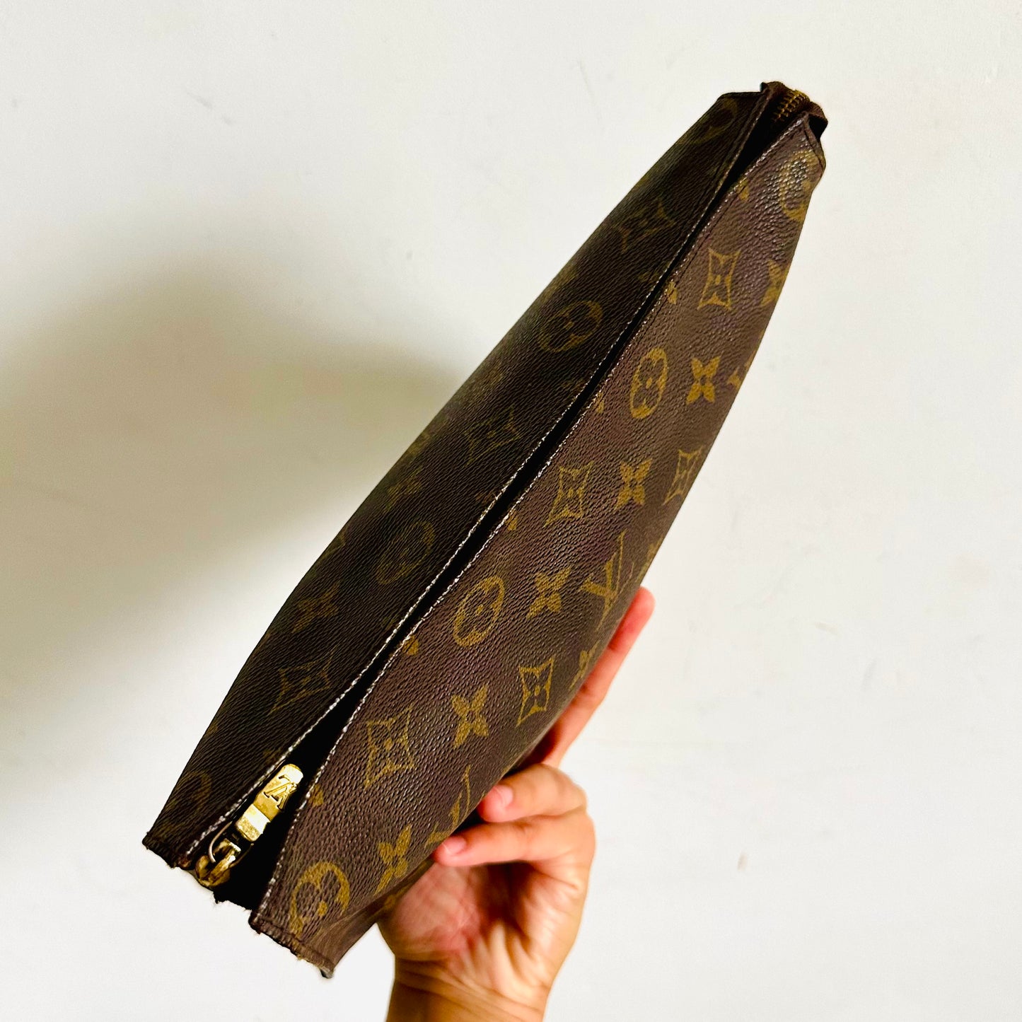 Louis Vuitton LV Toiletry 26 Monogram Logo Toiletry Pouch Vintage Clutch Case