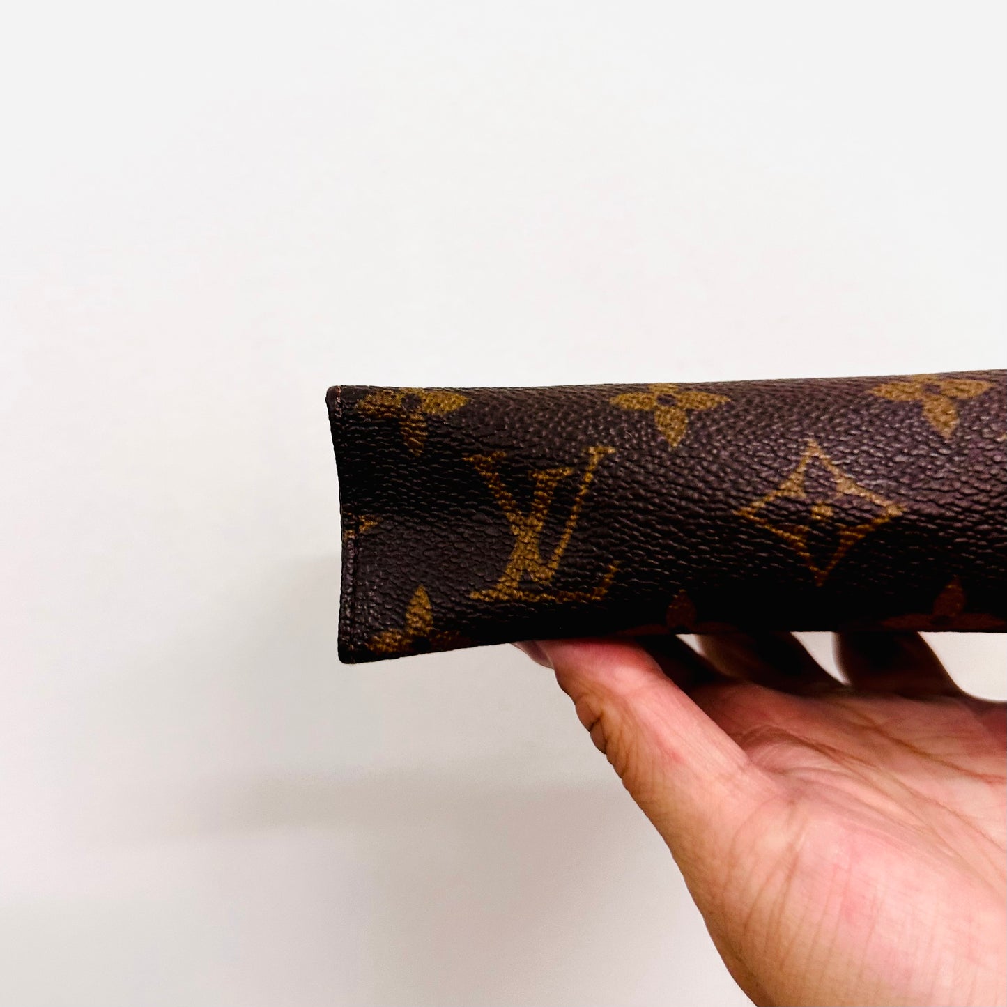 Louis Vuitton LV Monogram Logo GHW Toiletry 15 Clutch Pouch Case