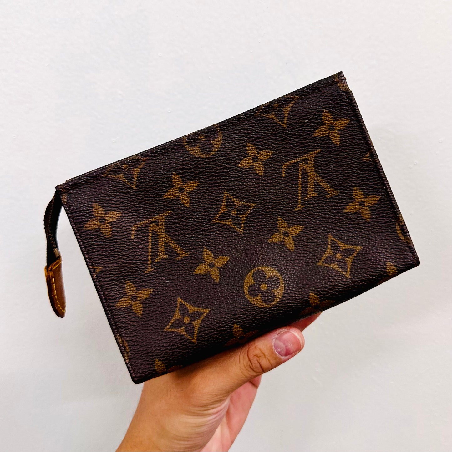 Louis Vuitton LV Monogram Logo GHW Toiletry 15 Clutch Pouch Case