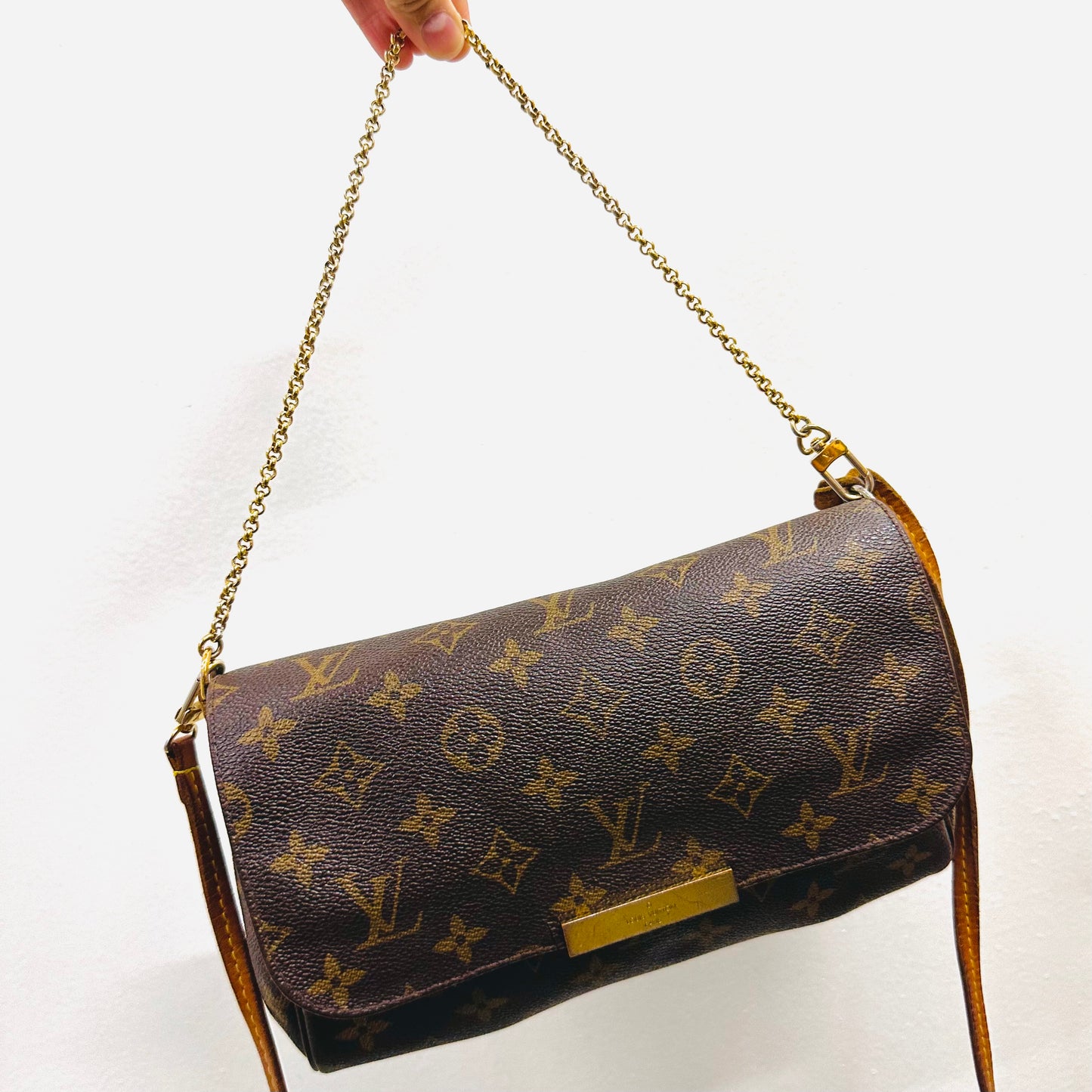 Louis Vuitton LV Favourite Monogram Logo GHW 2-Way Flap Shoulder Sling Pochette Accessories Accessoires Chain Bag