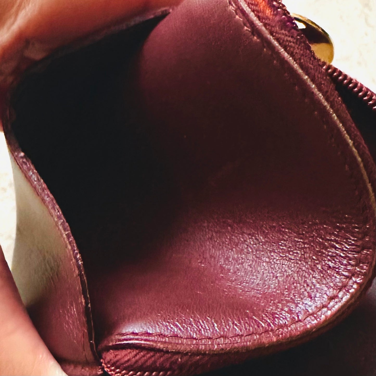 Cartier Must / Mast de Cartier Maroon Burgundy GHW Smooth Leather Round Coin Purse