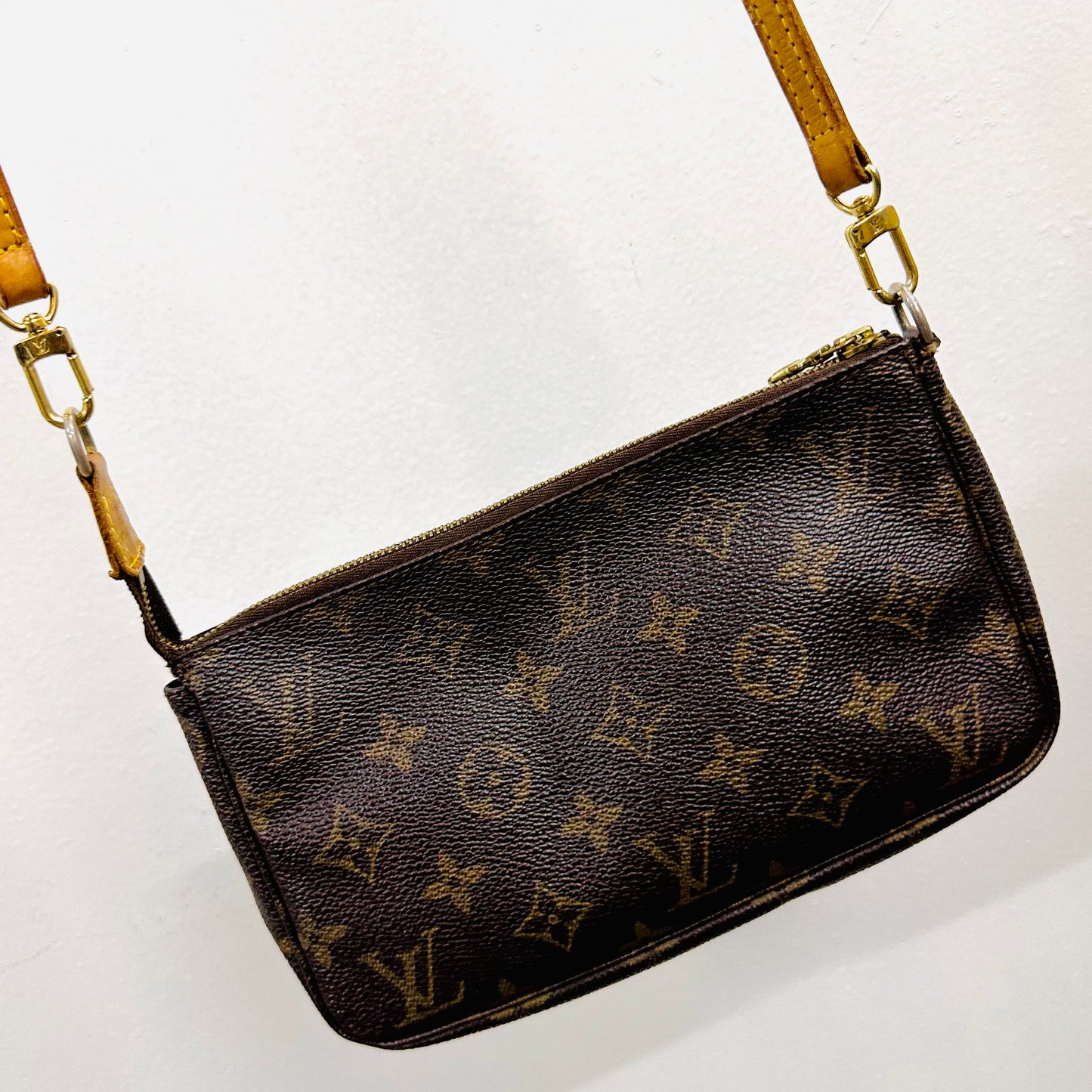 Louis Vuitton LV Monogram Logo GHW Shoulder Hobo Pochette Accessoires Accessories Bag