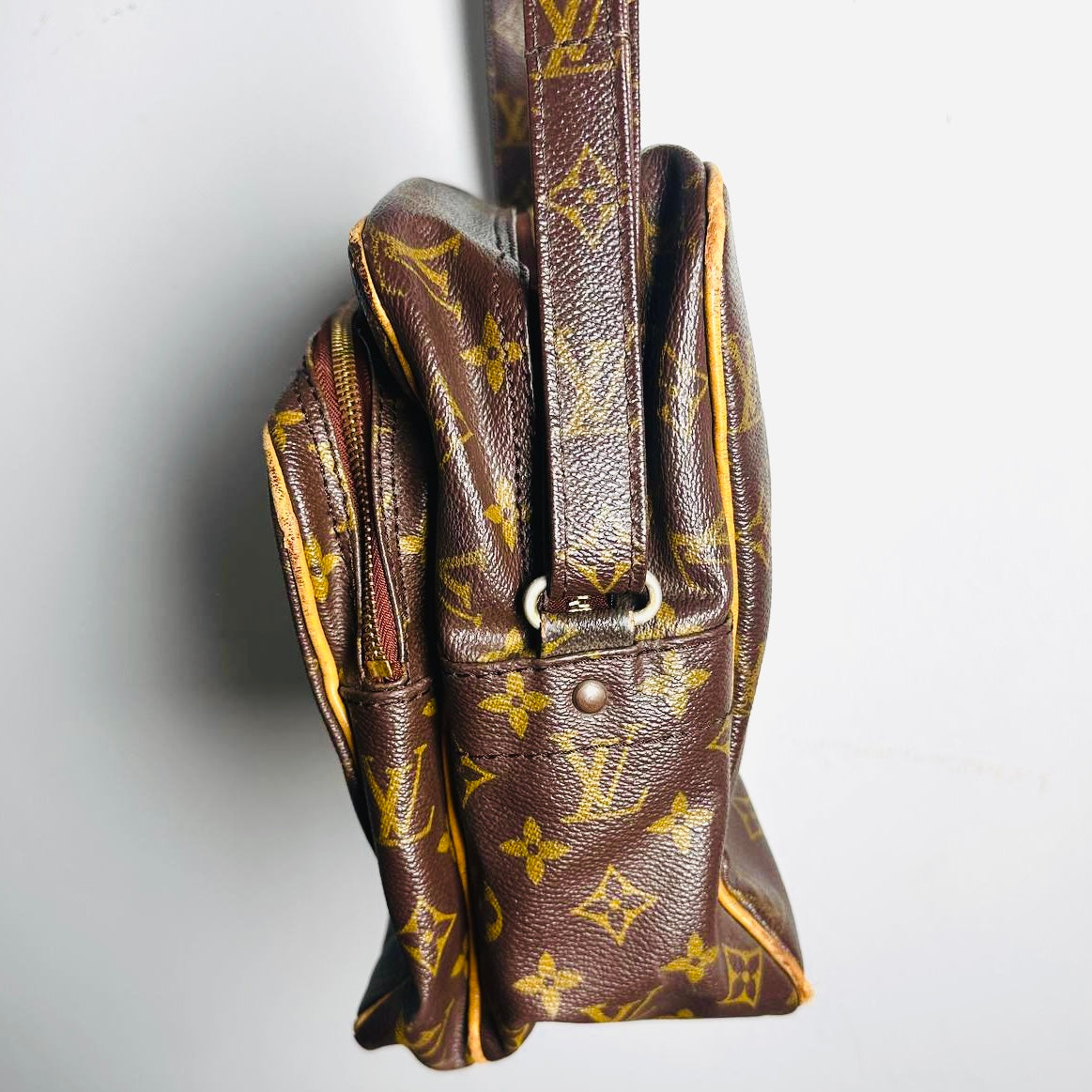 Louis Vuitton LV Nile Reporter Monogram Logo GHW Camera Messenger Shoulder Sling Bag