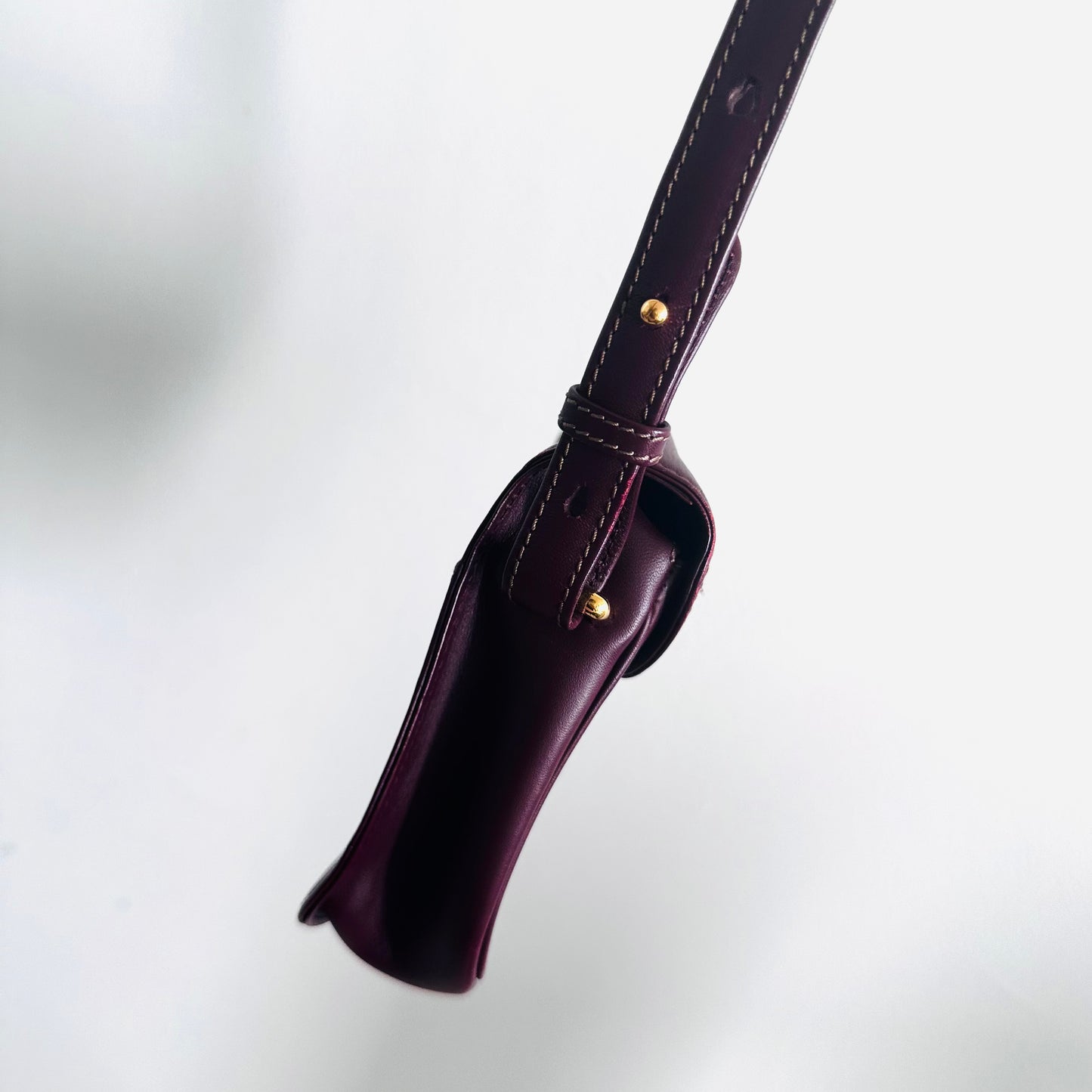 Cartier Must / Mast de Cartier Burgundy Red Maroon GHW Smooth Leather Flap Shoulder Sling Bag