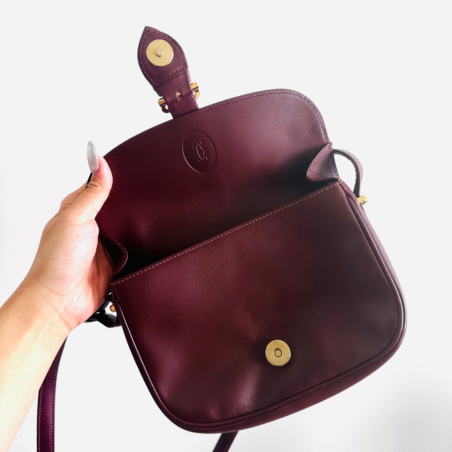Cartier Must / Mast de Cartier Burgundy Red Maroon GHW Smooth Leather Flap Shoulder Sling Bag
