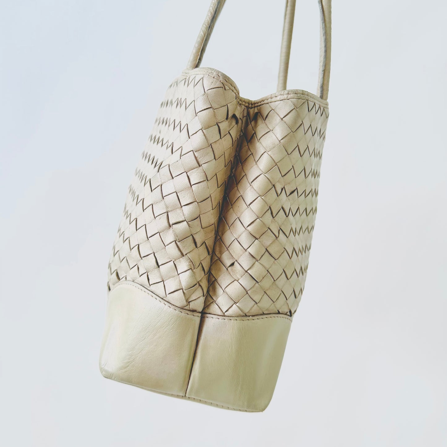 Bottega Veneta BV Intrecciato Cream White GHW Woven Leather Shopper Shoulder Tote Bag