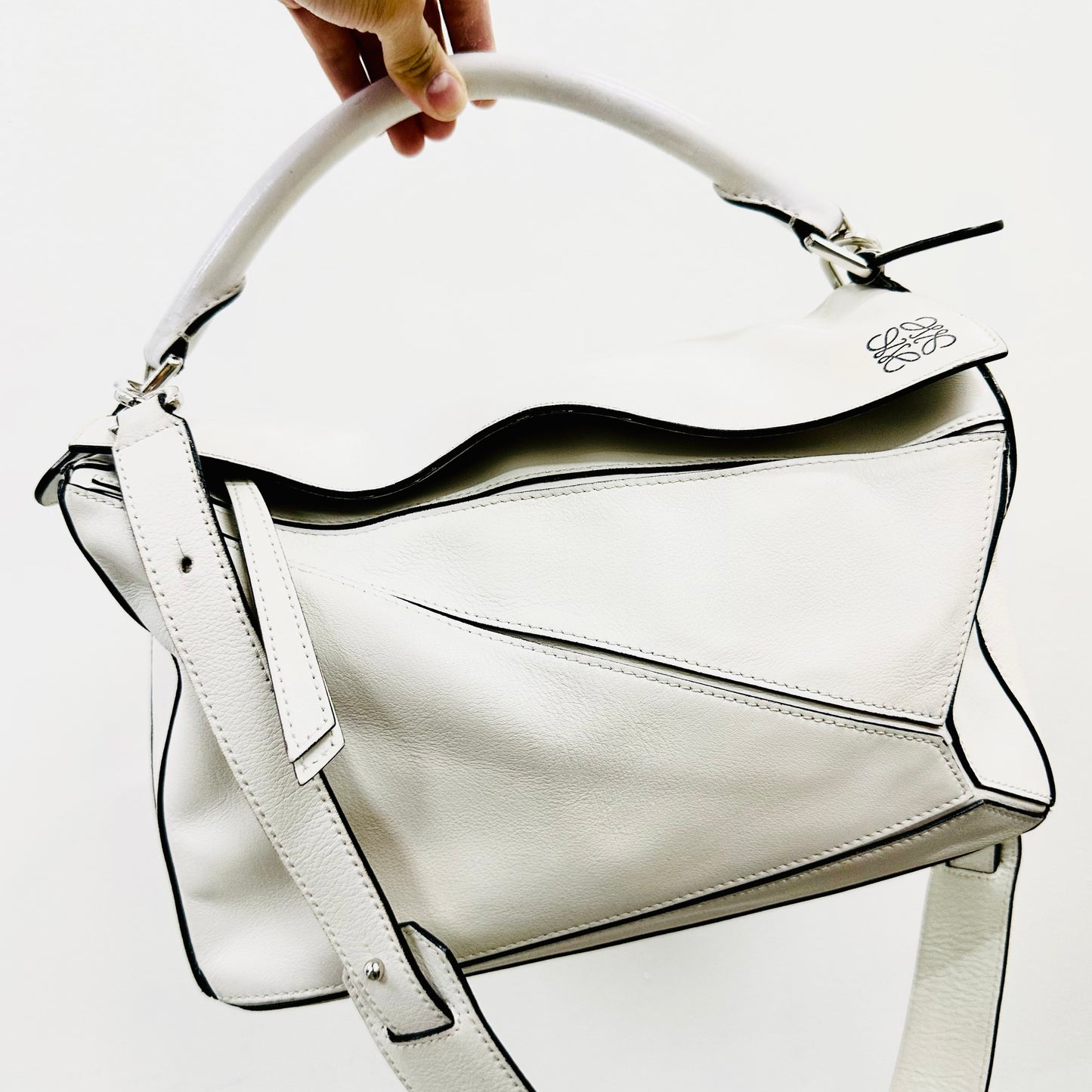 Loewe Medium Puzzle Blanc White Smooth Calfskin Anagram Monogram Logo 2-Way Top Handle Shoulder Sling Bag