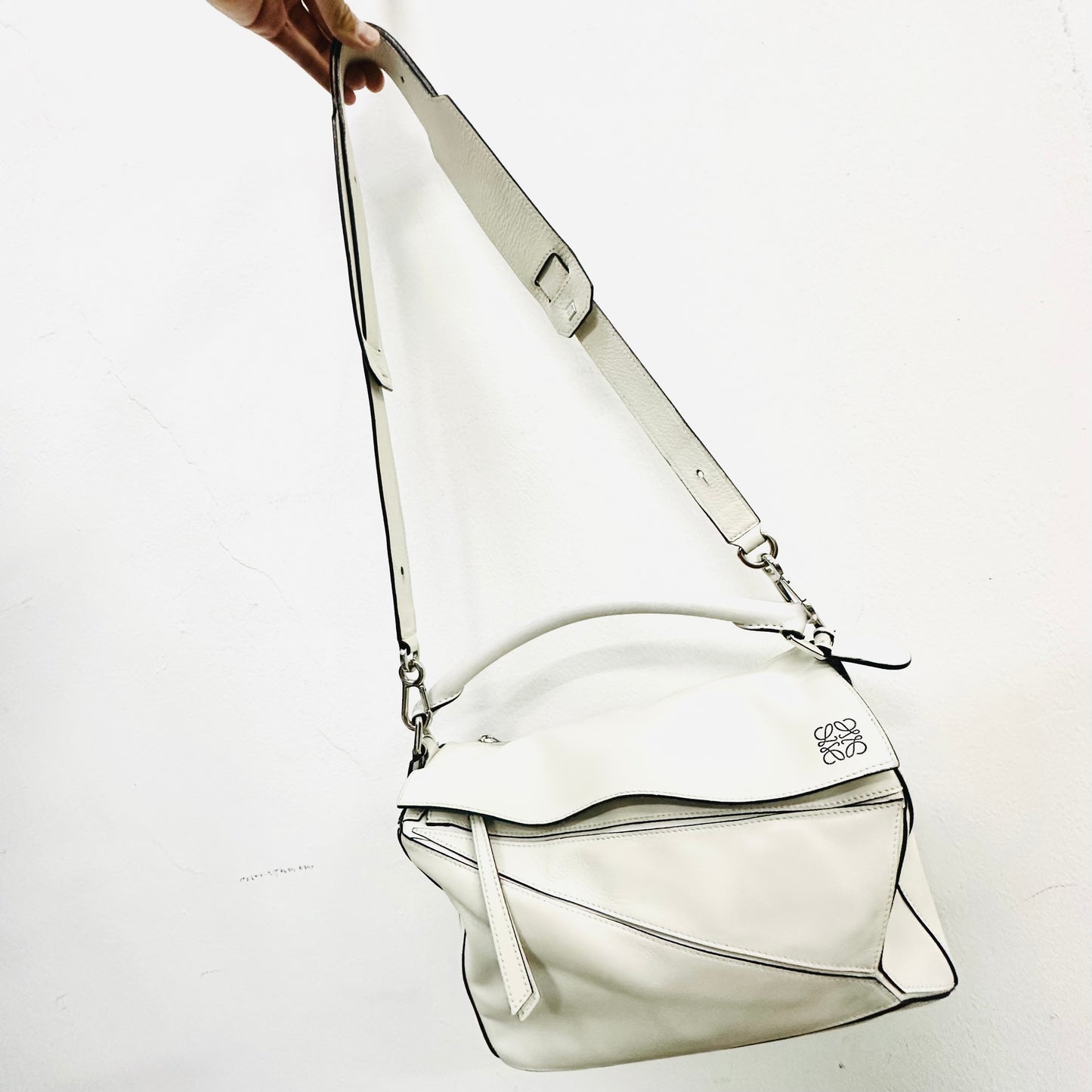 Loewe Medium Puzzle Blanc White Smooth Calfskin Anagram Monogram Logo 2-Way Top Handle Shoulder Sling Bag