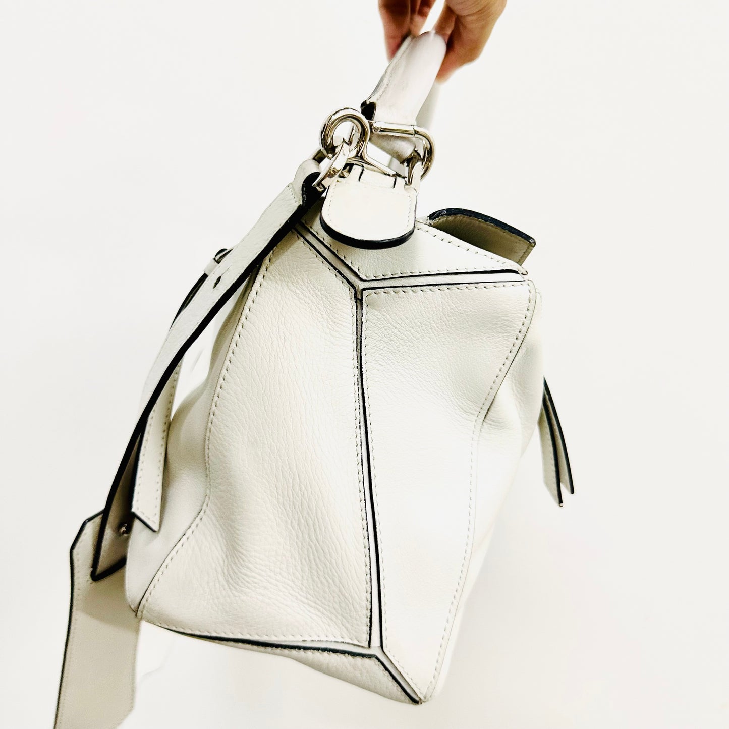 Loewe Medium Puzzle Blanc White Smooth Calfskin Anagram Monogram Logo 2-Way Top Handle Shoulder Sling Bag