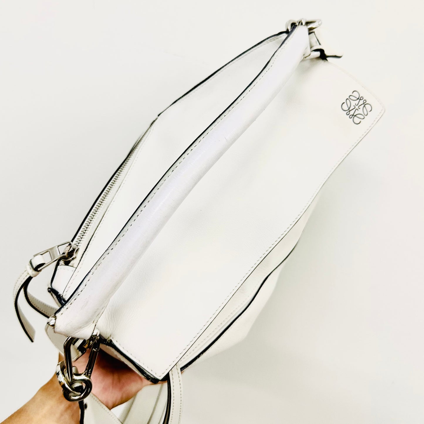 Loewe Medium Puzzle Blanc White Smooth Calfskin Anagram Monogram Logo 2-Way Top Handle Shoulder Sling Bag