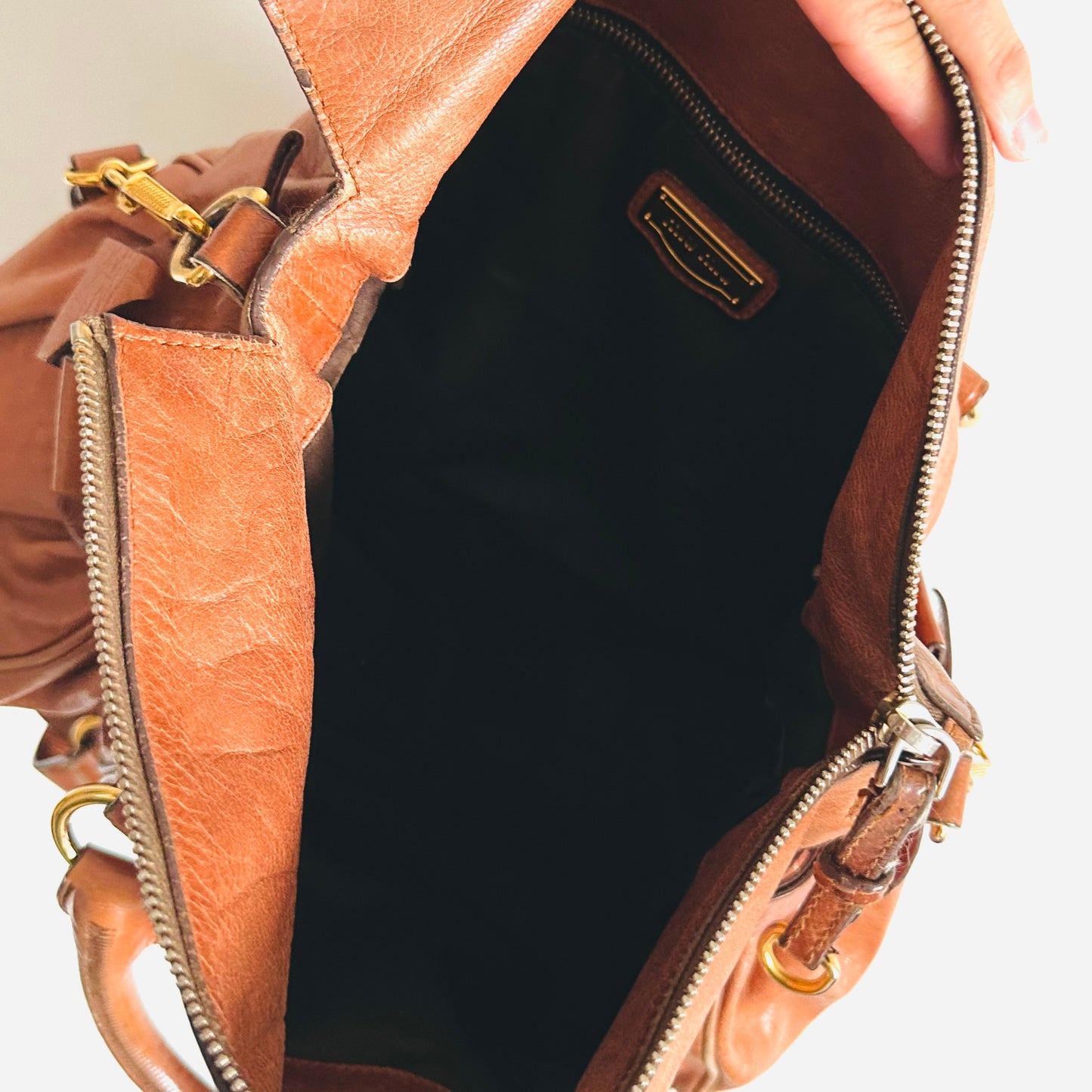 Miu Miu Caramel Brown GHW Vitello Lux Bauletto Classic Logo Shopper Shoulder Sling Tote Bag