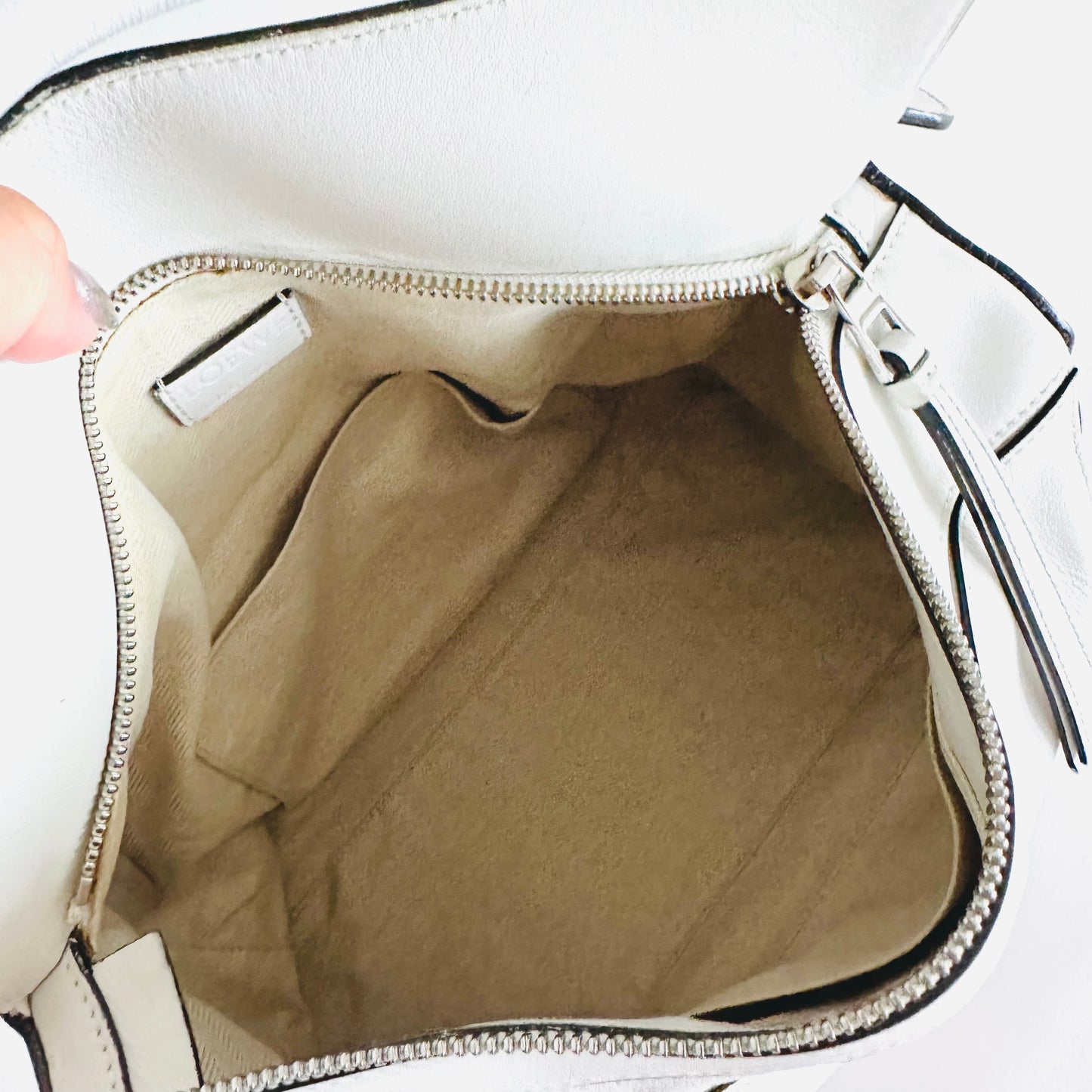 Loewe White Medium Puzzle Calfskin Leather Anagram Logo Monogram 2-Way Top Handle Shoulder Sling Bag